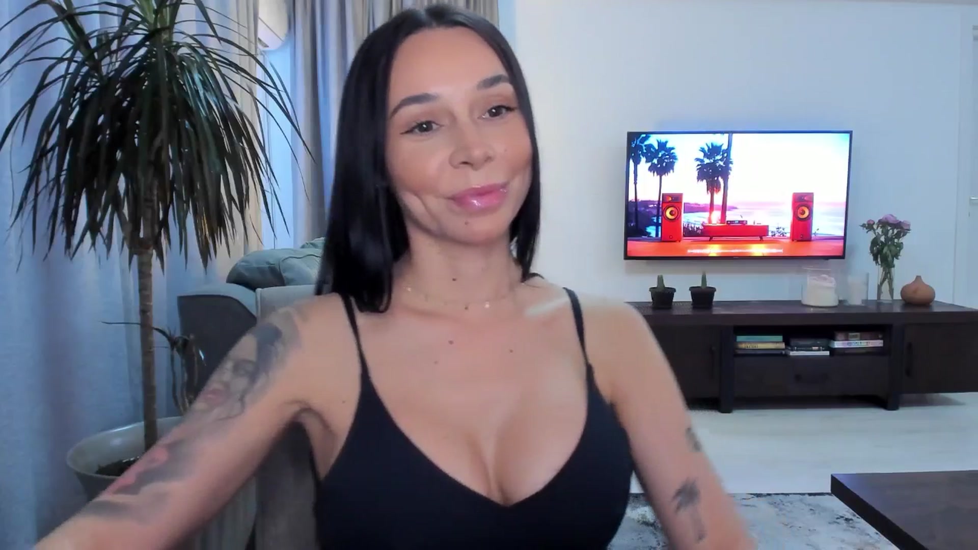 Gallery image thumbnail from beatricebae's myfreecams stream on, 06/23/2025, 14:24 image 18 of 20
