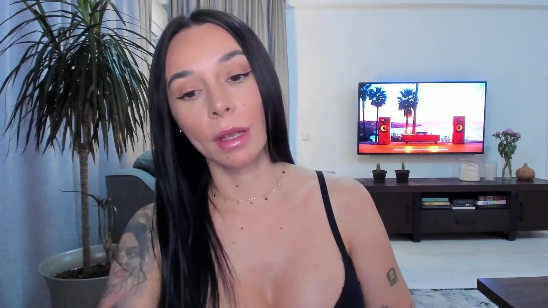 Gallery image thumbnail from beatricebae's myfreecams stream on, 06/23/2025, 16:22 image 15 of 20