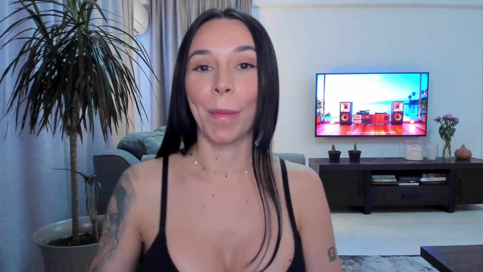 Gallery image thumbnail from beatricebae's myfreecams stream on, 06/23/2025, 16:55 image 7 of 20