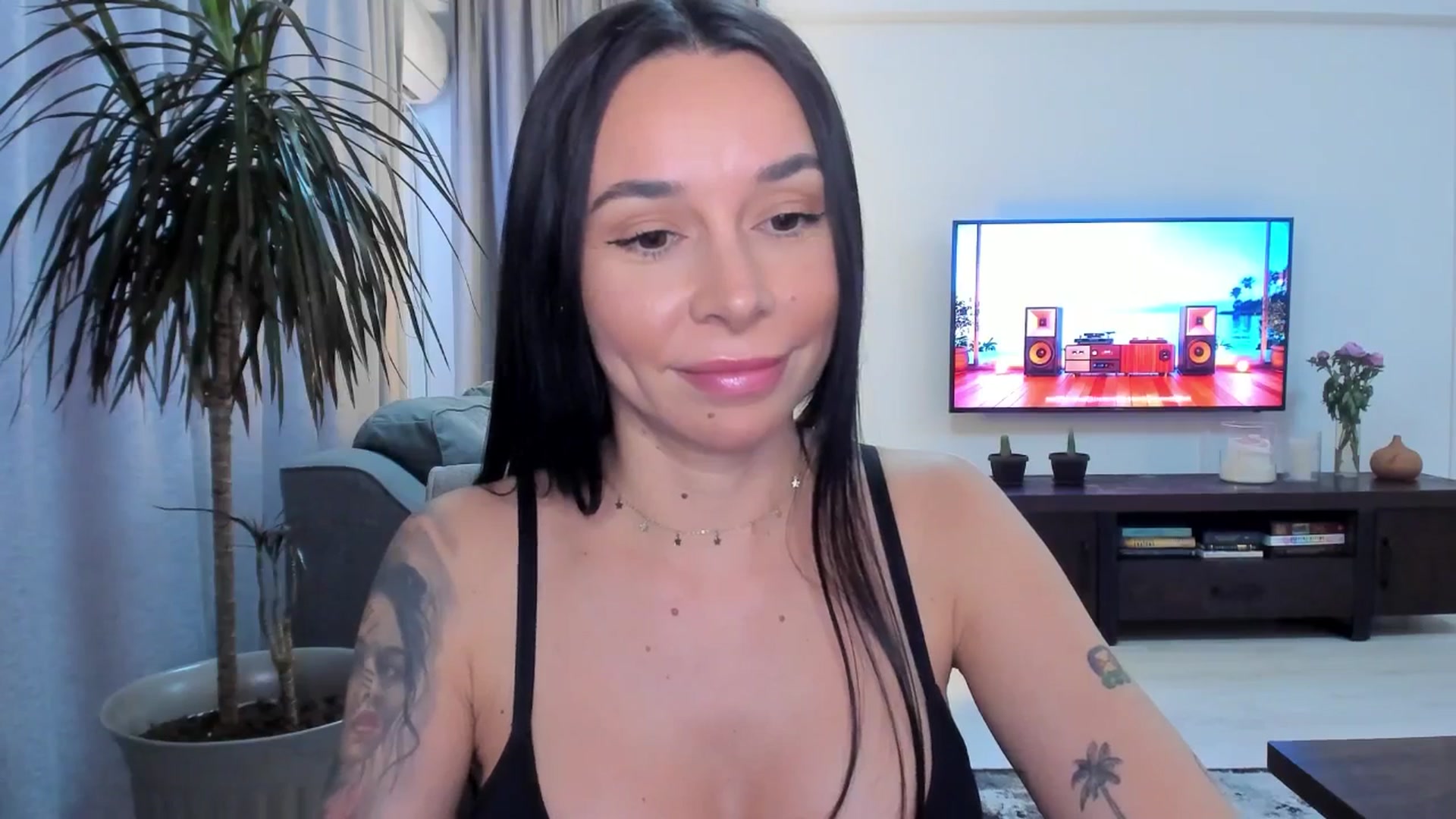 Gallery image thumbnail from beatricebae's myfreecams stream on, 06/23/2025, 16:55 image 8 of 20