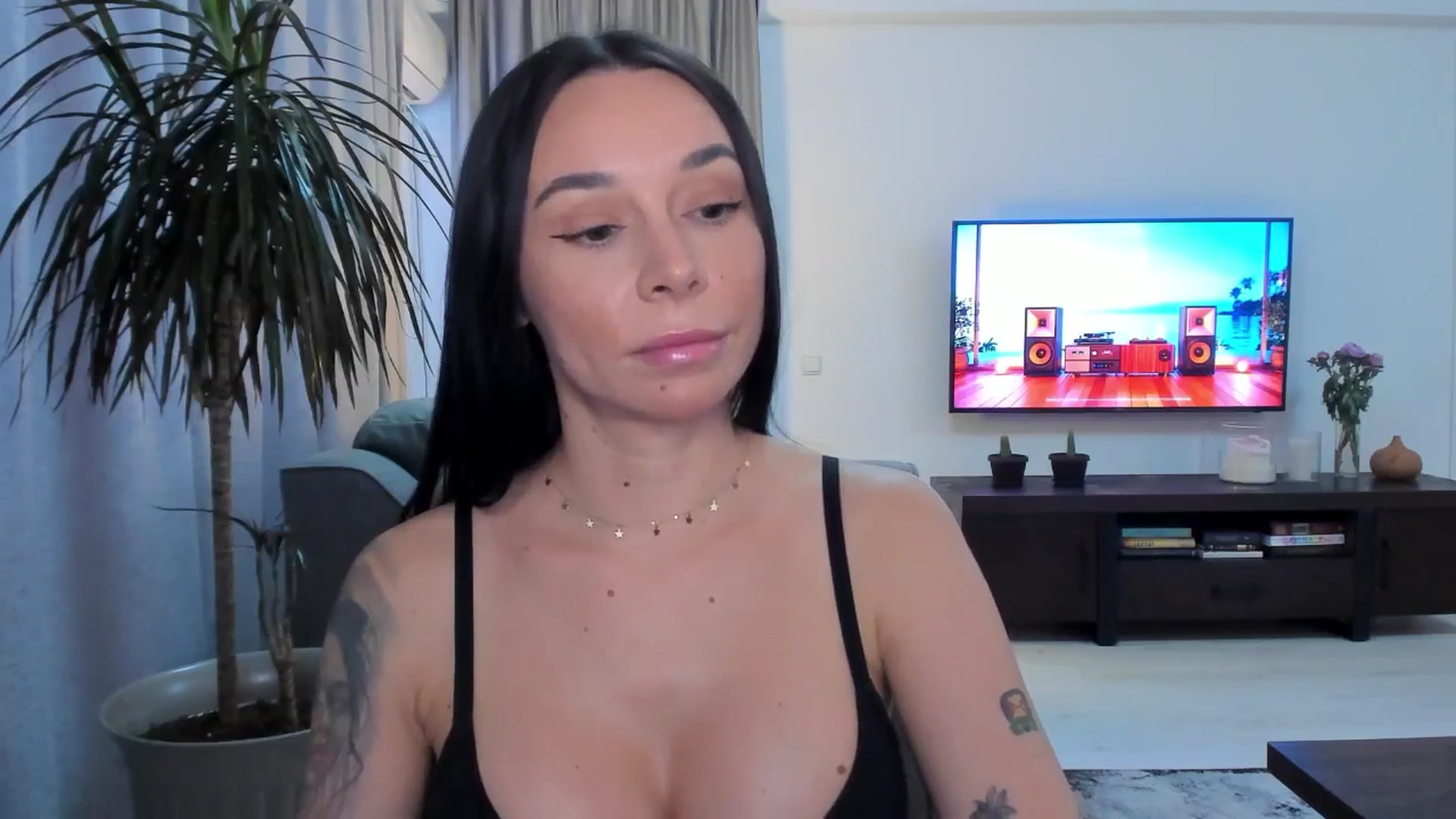 Gallery image thumbnail from beatricebae's myfreecams stream on, 06/23/2025, 16:55 image 9 of 20