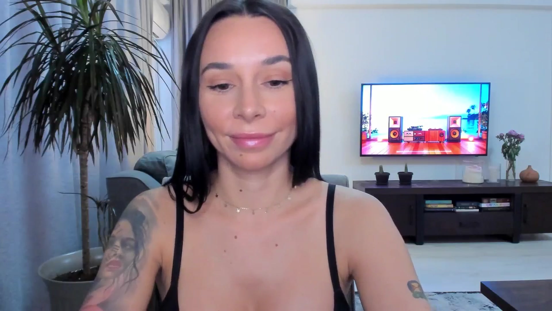 Gallery image thumbnail from beatricebae's myfreecams stream on, 06/23/2025, 16:55 image 11 of 20