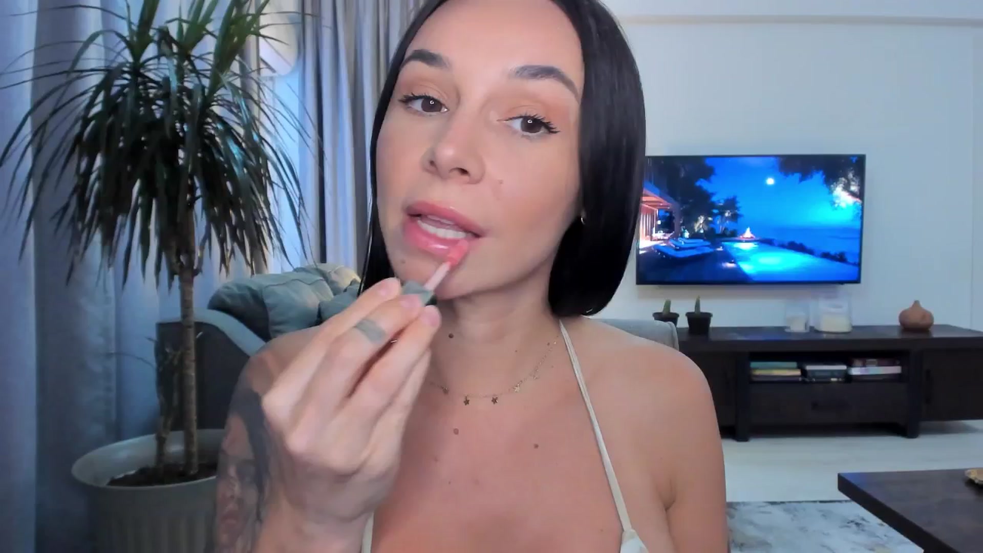 Gallery image thumbnail from beatricebae's myfreecams stream on, 07/04/2025, 14:59 image 16 of 20