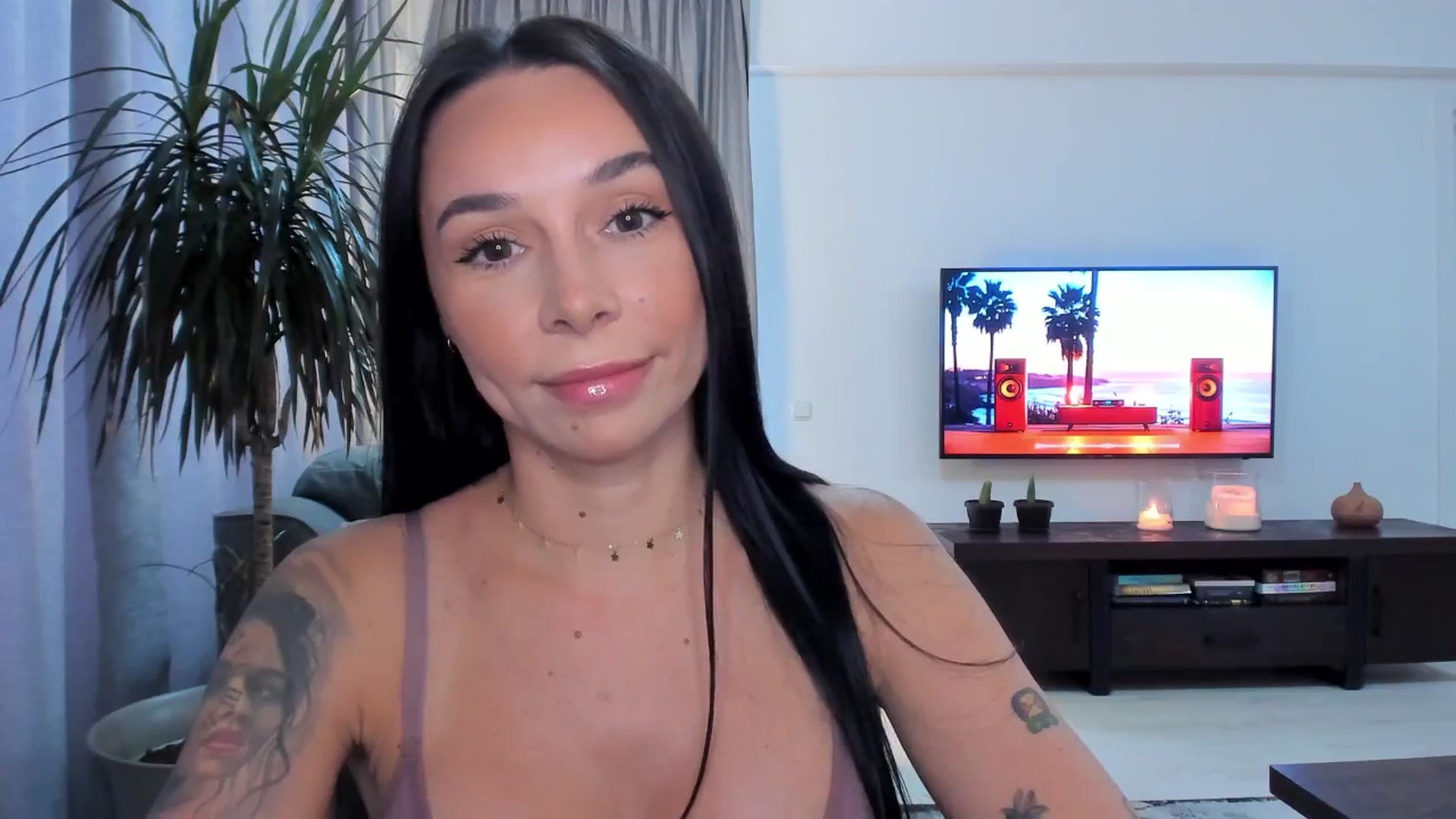 Gallery image thumbnail from beatricebae's myfreecams stream on, 07/06/2025, 13:24 image 10 of 20