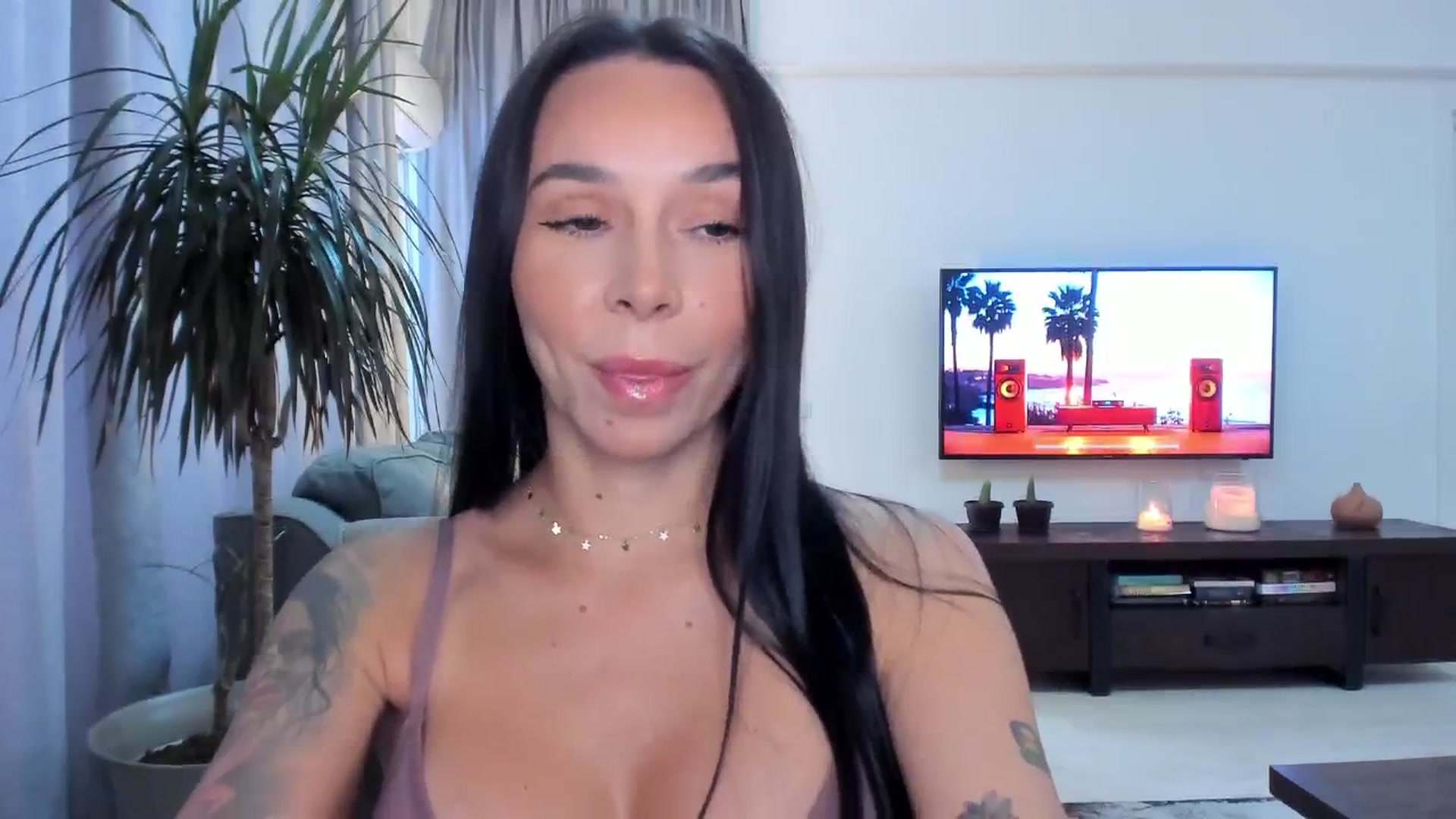 Gallery image thumbnail from beatricebae's myfreecams stream on, 07/06/2025, 13:24 image 8 of 20