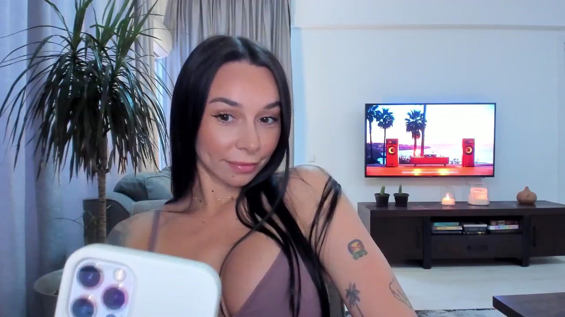 Gallery image thumbnail from beatricebae's myfreecams stream on, 07/06/2025, 13:59 image 2 of 20