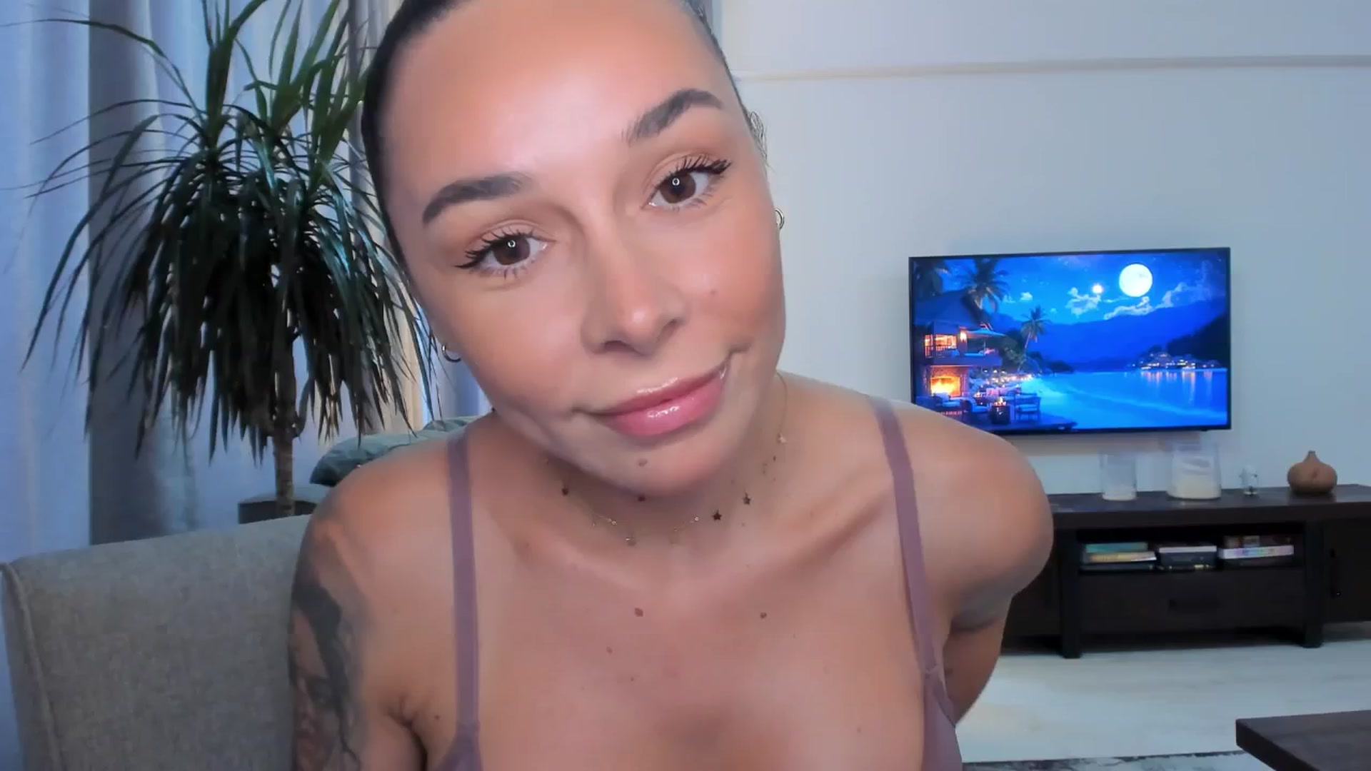 Gallery image thumbnail from beatricebae's myfreecams stream on, 07/07/2025, 13:51 image 17 of 20