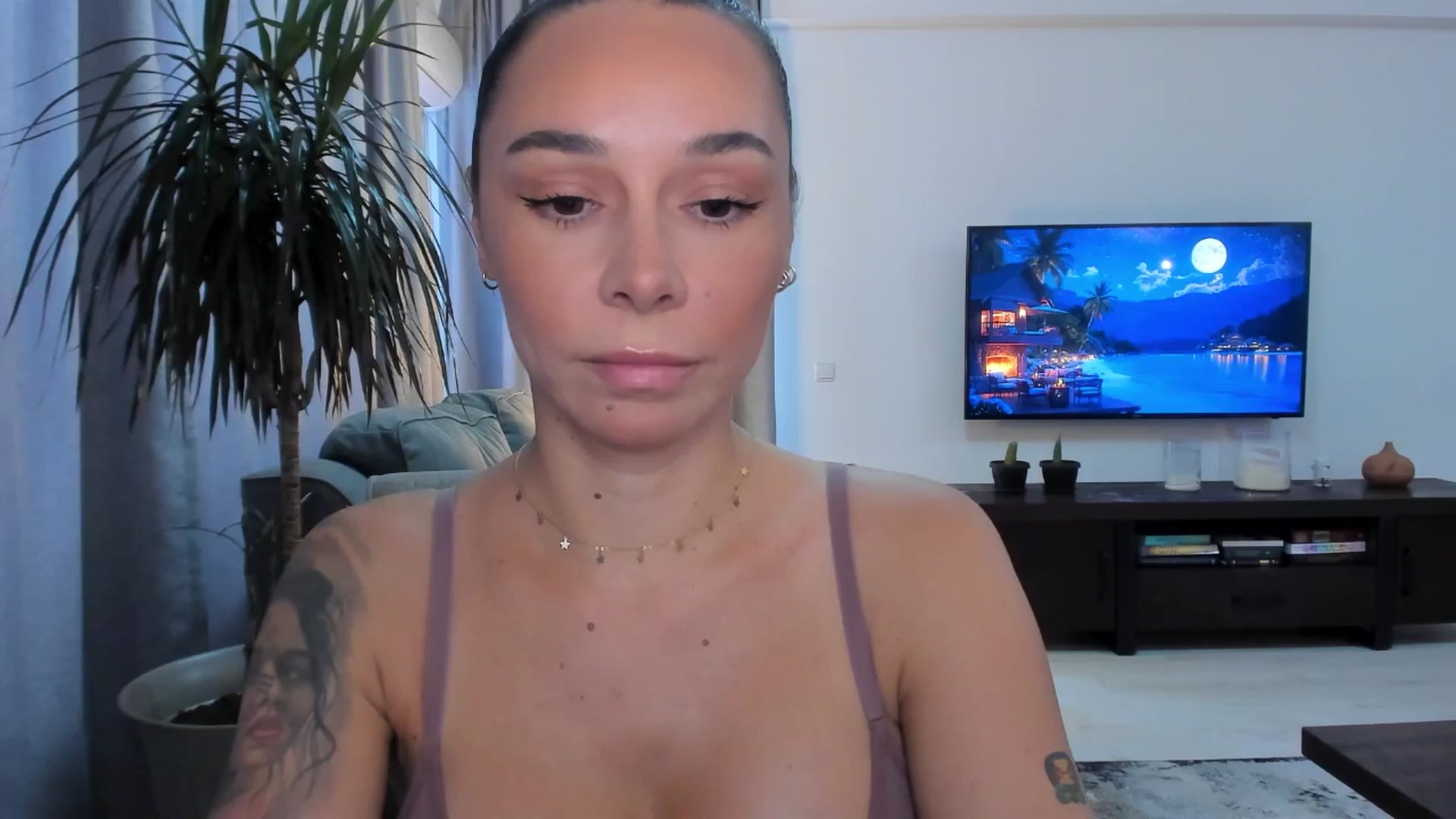 Gallery image thumbnail from beatricebae's myfreecams stream on, 07/07/2025, 13:51 image 8 of 20