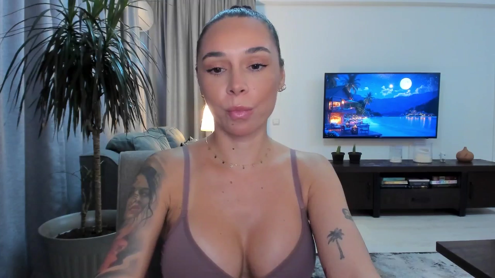 Gallery image thumbnail from beatricebae's myfreecams stream on, 07/07/2025, 15:57 image 20 of 20