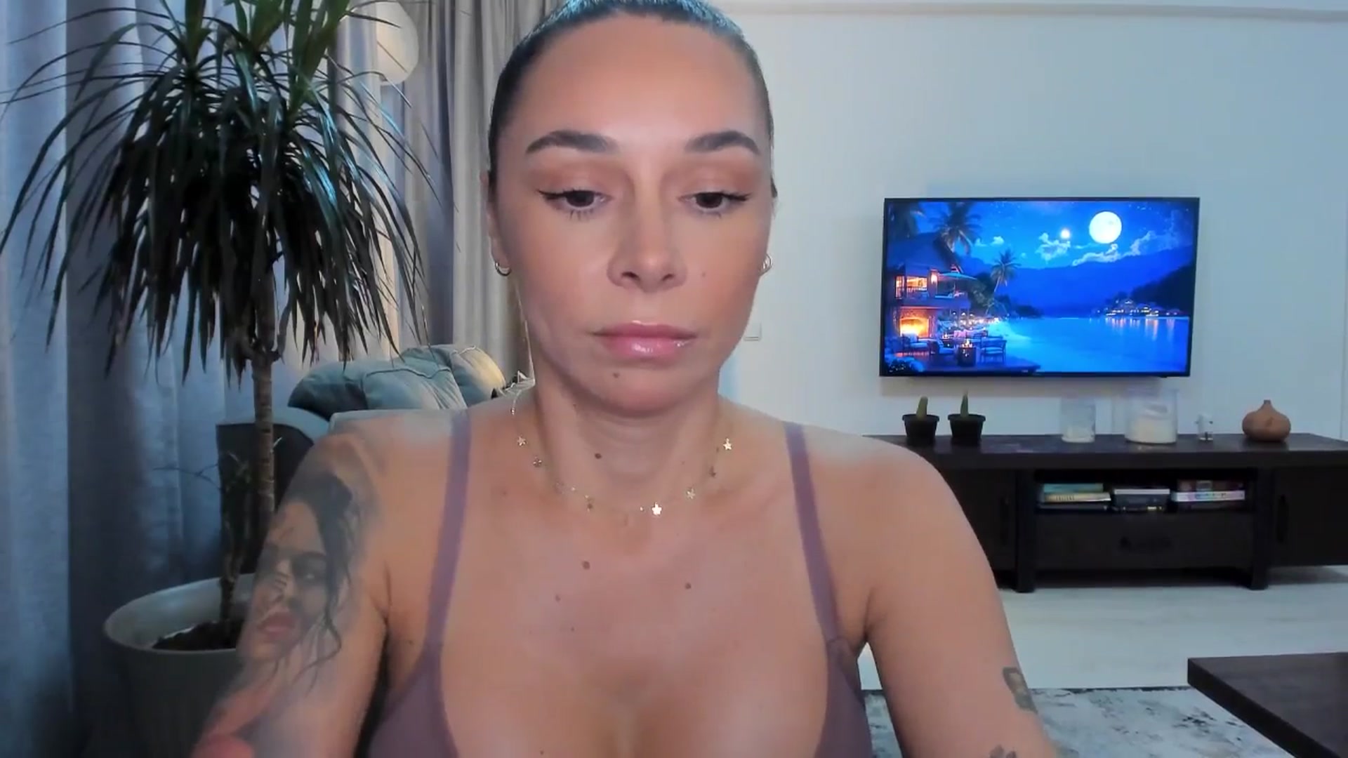 Gallery image thumbnail from beatricebae's myfreecams stream on, 07/07/2025, 15:57 image 18 of 20