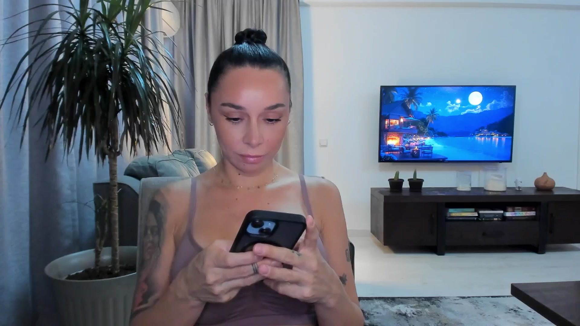 Gallery image thumbnail from beatricebae's myfreecams stream on, 07/07/2025, 15:57 image 19 of 20