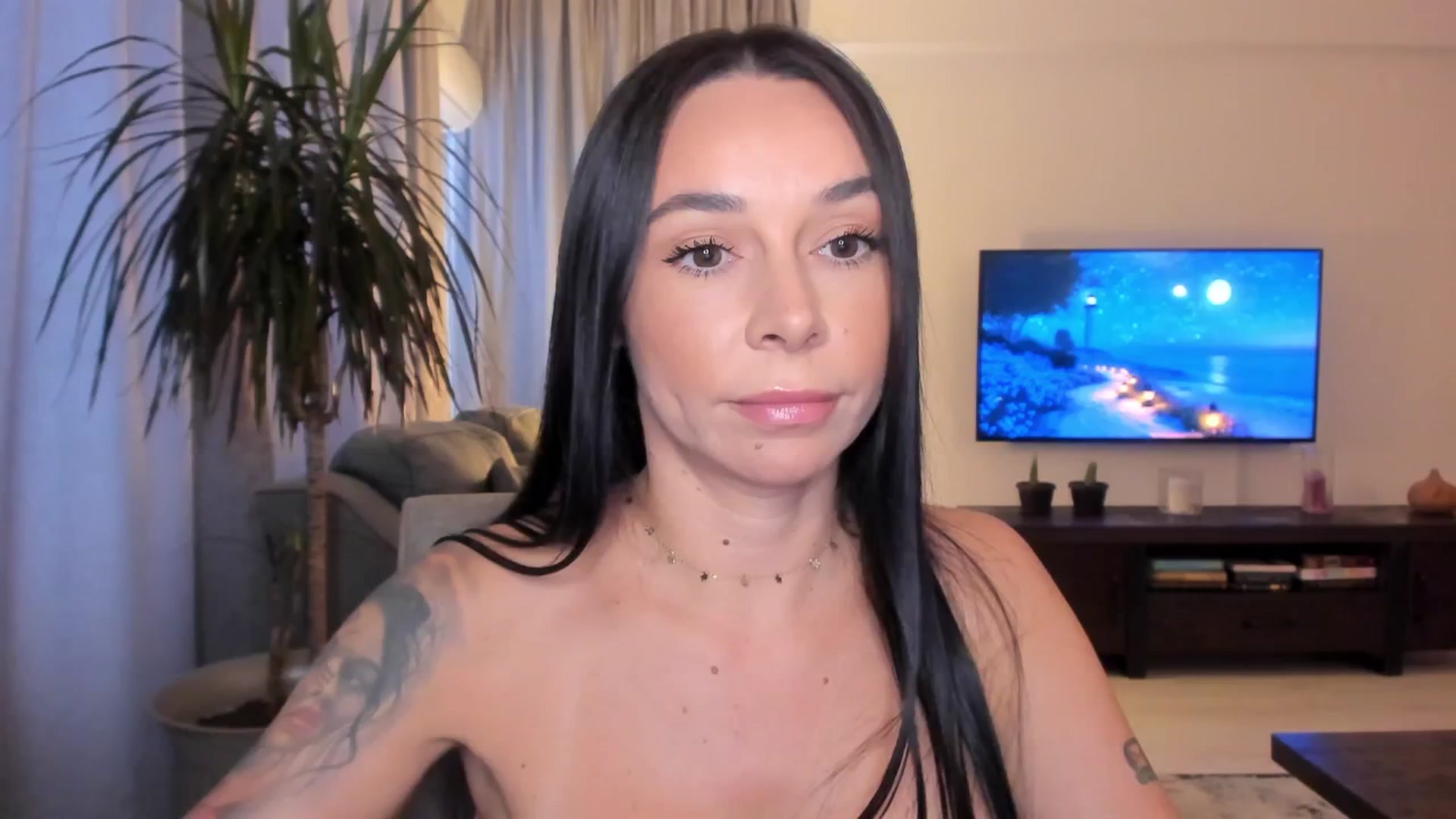 Gallery image thumbnail from beatricebae's myfreecams stream on, 07/13/2025, 13:47 image 17 of 20