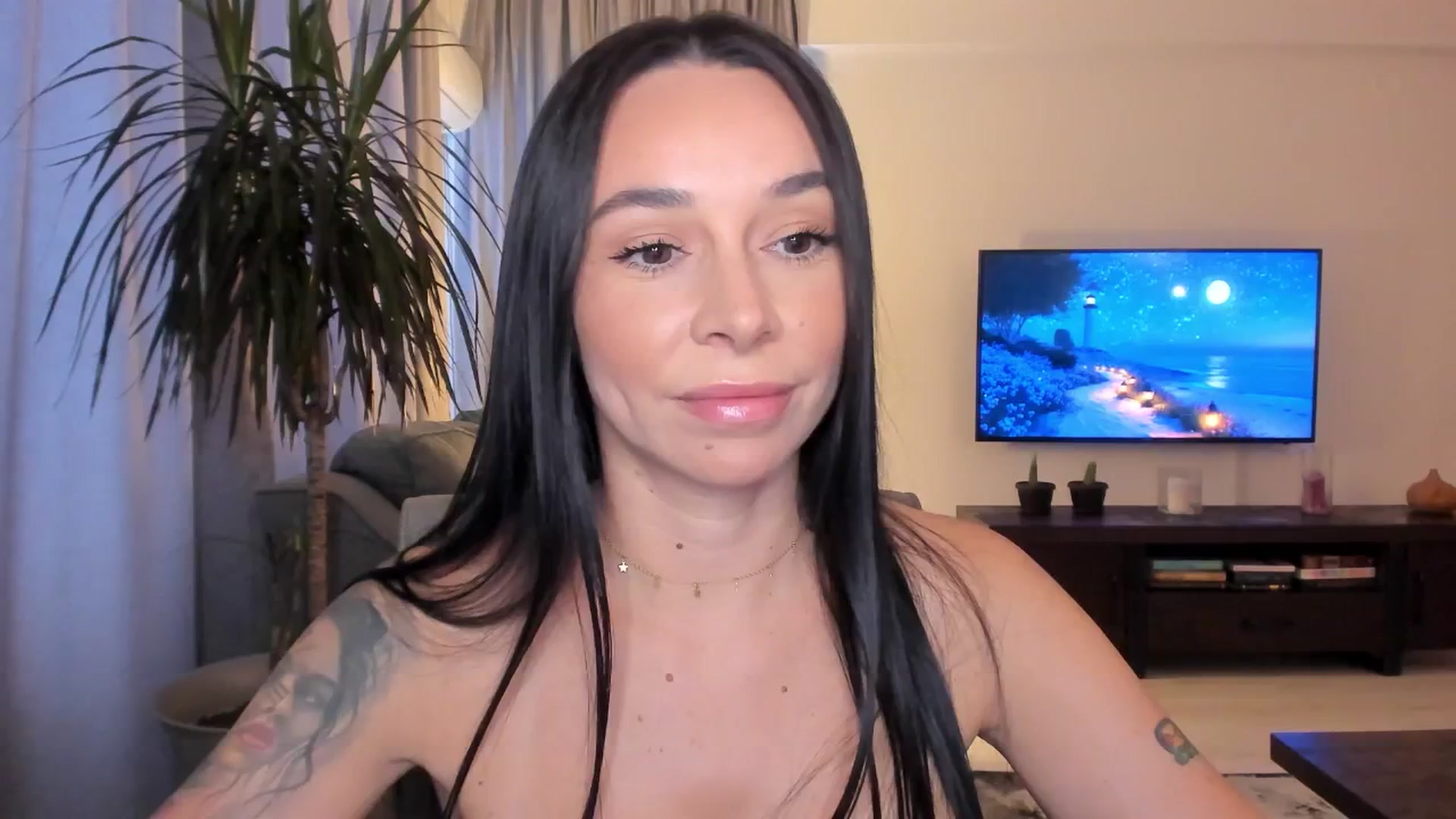 Gallery image thumbnail from beatricebae's myfreecams stream on, 07/13/2025, 13:47 image 13 of 20