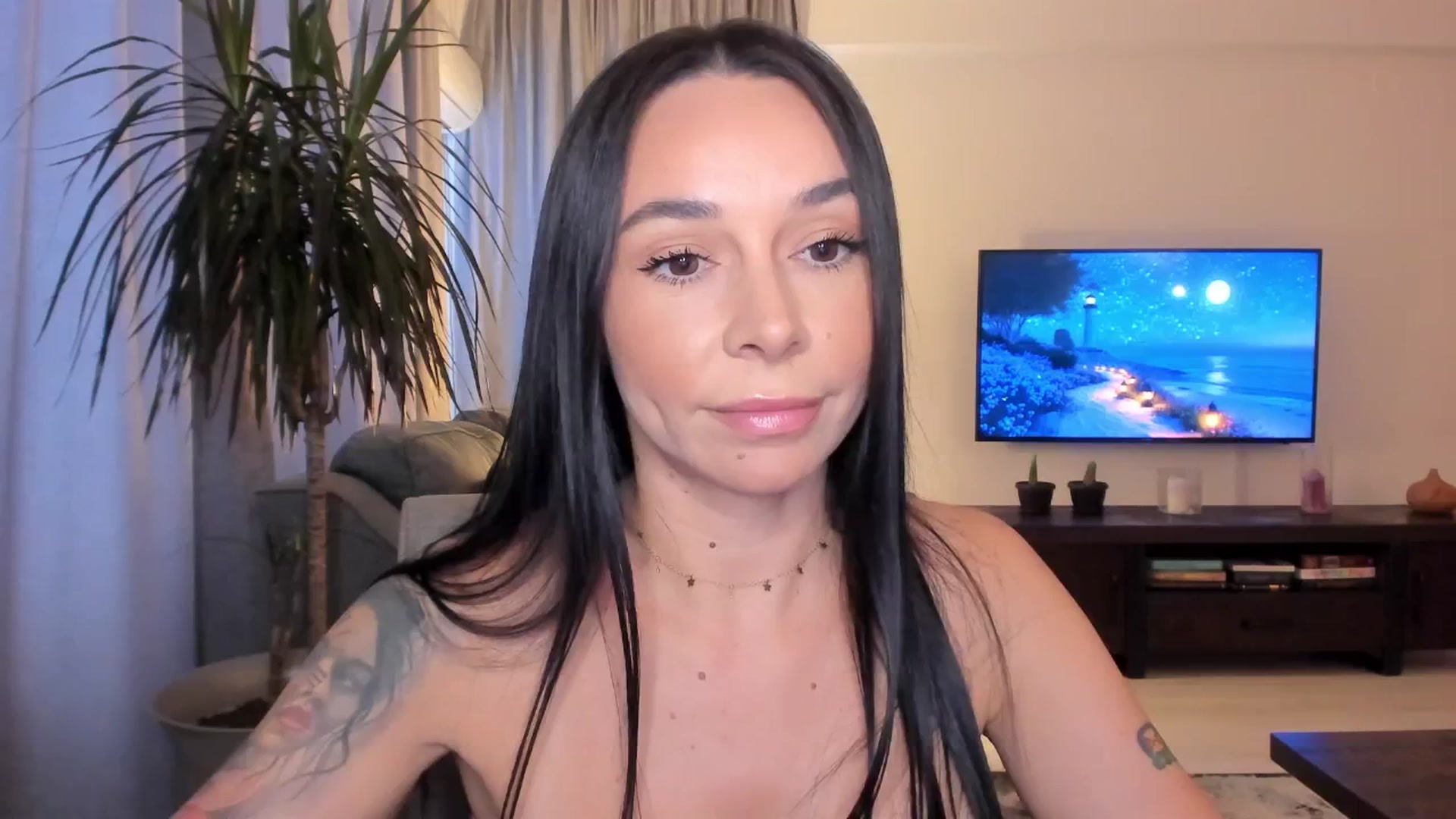 Gallery image thumbnail from beatricebae's myfreecams stream on, 07/13/2025, 13:47 image 15 of 20