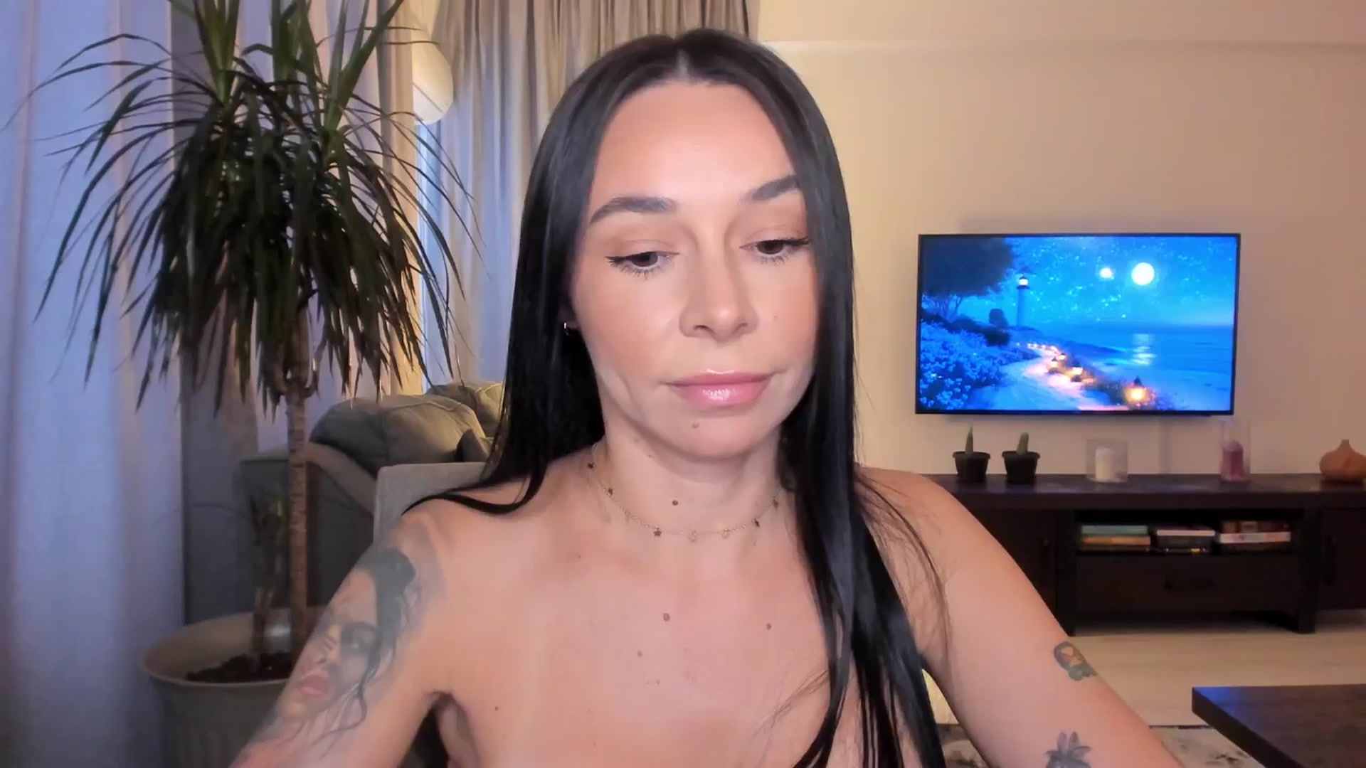 Gallery image thumbnail from beatricebae's myfreecams stream on, 07/13/2025, 13:47 image 16 of 20