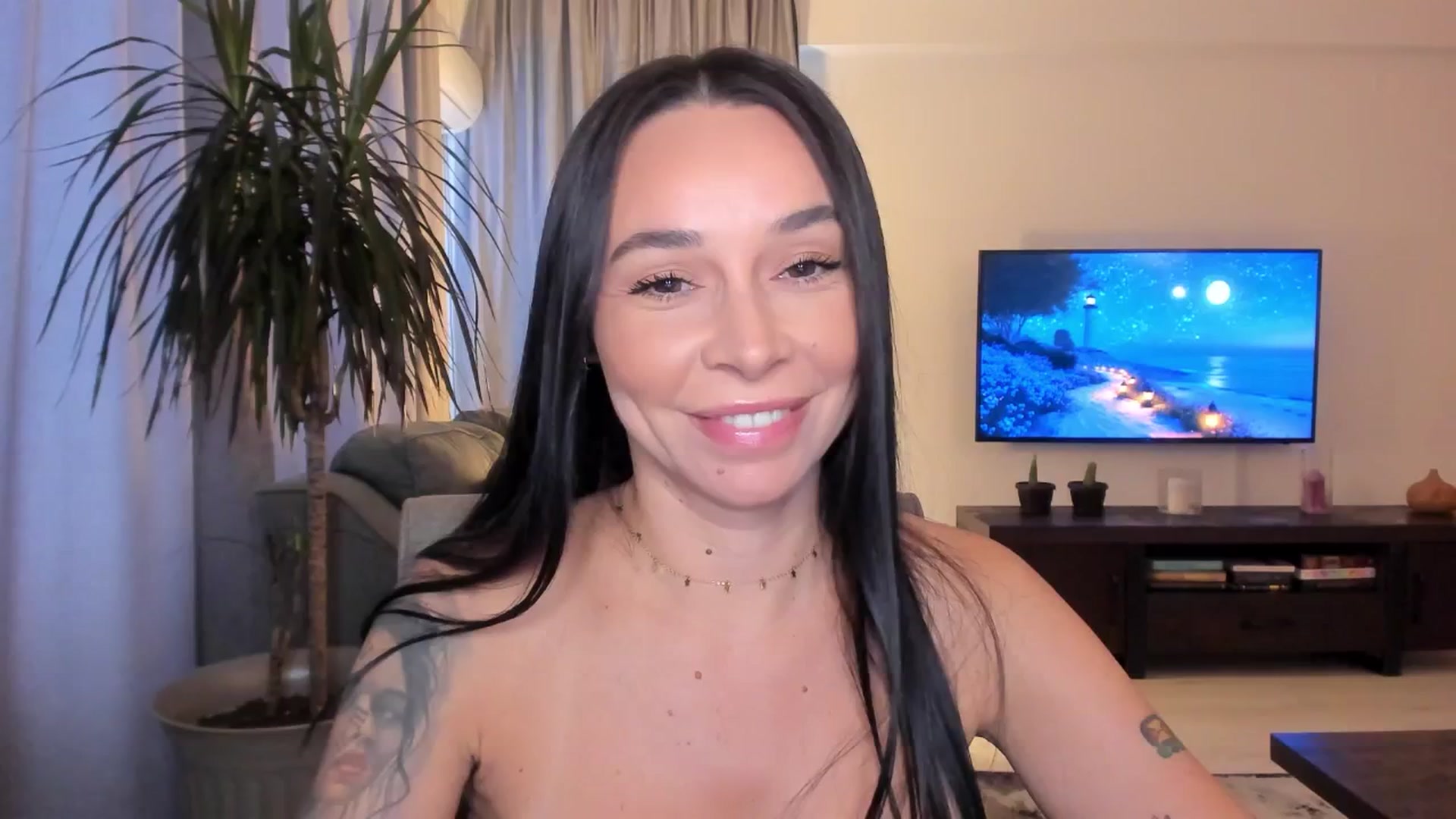 Gallery image thumbnail from beatricebae's myfreecams stream on, 07/13/2025, 13:47 image 10 of 20