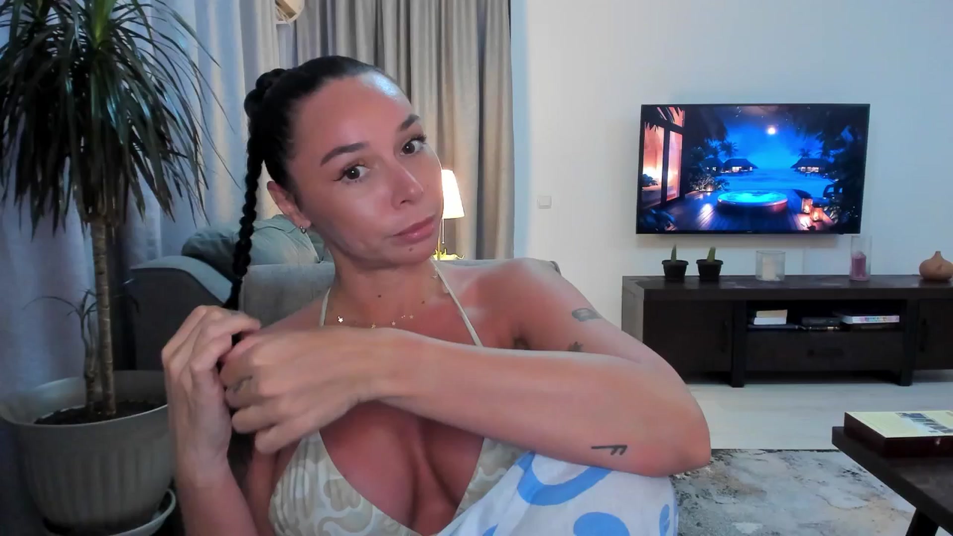 Gallery image thumbnail from beatricebae's myfreecams stream on, 07/14/2025, 16:38 image 17 of 20