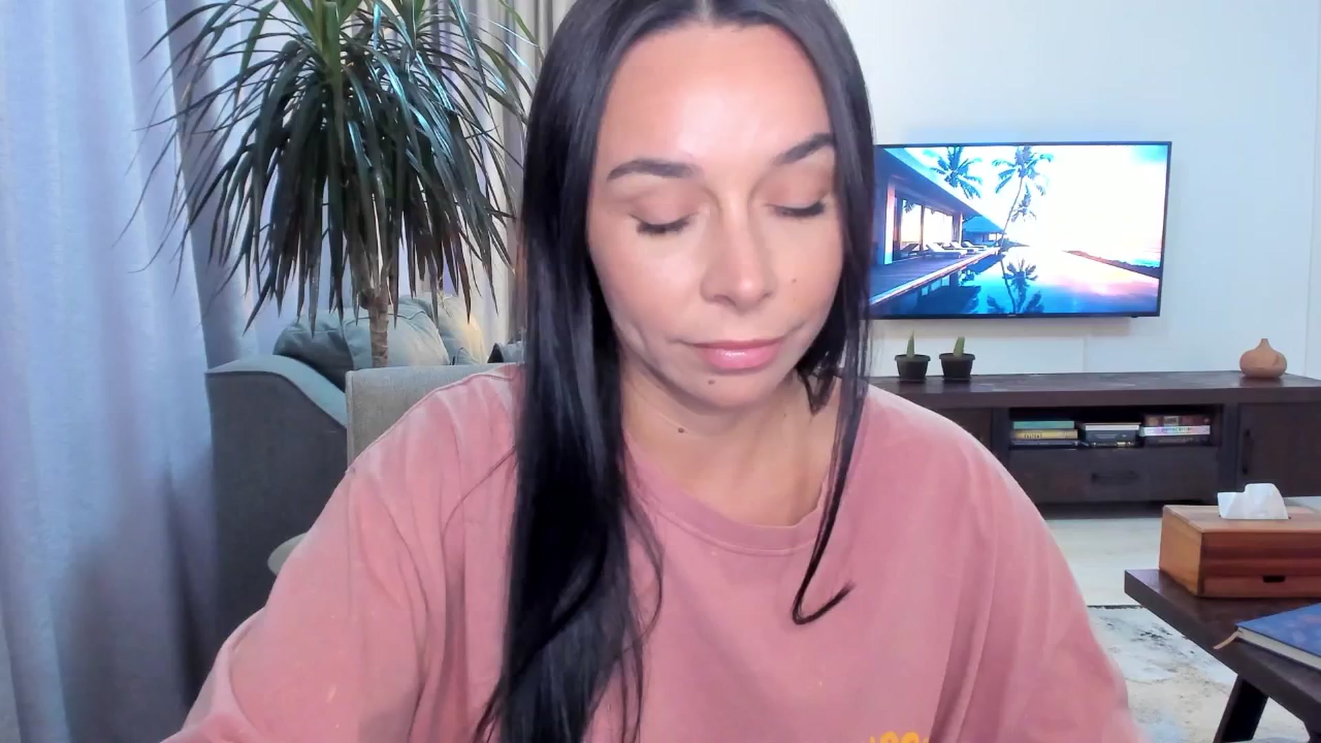 Gallery image thumbnail from beatricebae's myfreecams stream on, 07/16/2025, 14:11 image 19 of 20