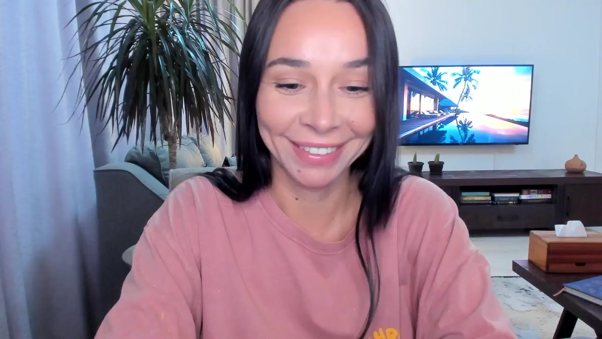 Gallery image thumbnail from beatricebae's myfreecams stream on, 07/16/2025, 14:11 image 10 of 20