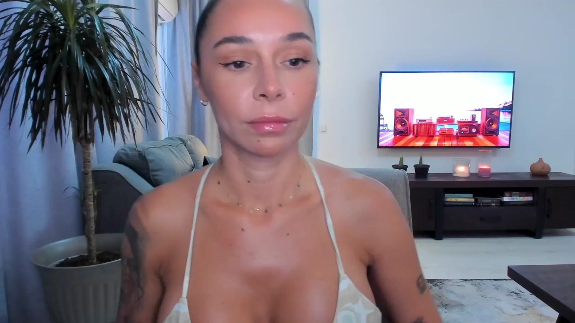 Gallery image thumbnail from beatricebae's myfreecams stream on, 07/24/2025, 14:34 image 1 of 20
