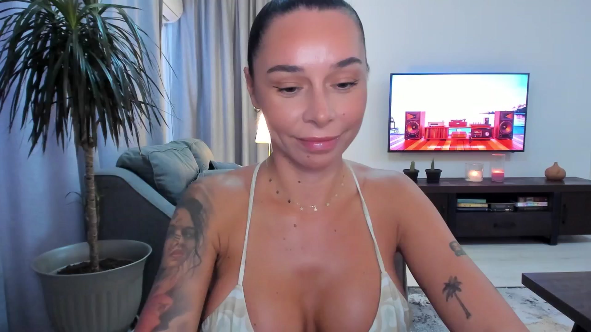 Gallery image thumbnail from beatricebae's myfreecams stream on, 07/24/2025, 14:34 image 2 of 20