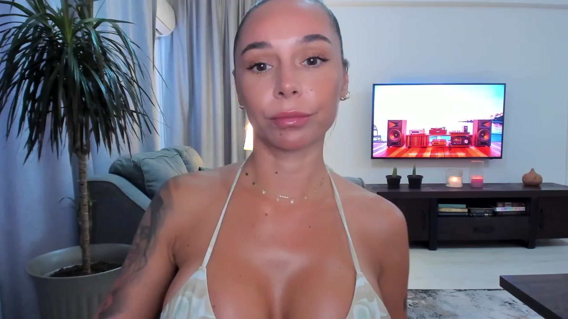 Gallery image thumbnail from beatricebae's myfreecams stream on, 07/24/2025, 14:34 image 7 of 20