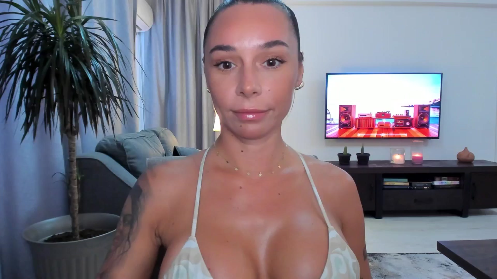 Gallery image thumbnail from beatricebae's myfreecams stream on, 07/24/2025, 14:34 image 6 of 20