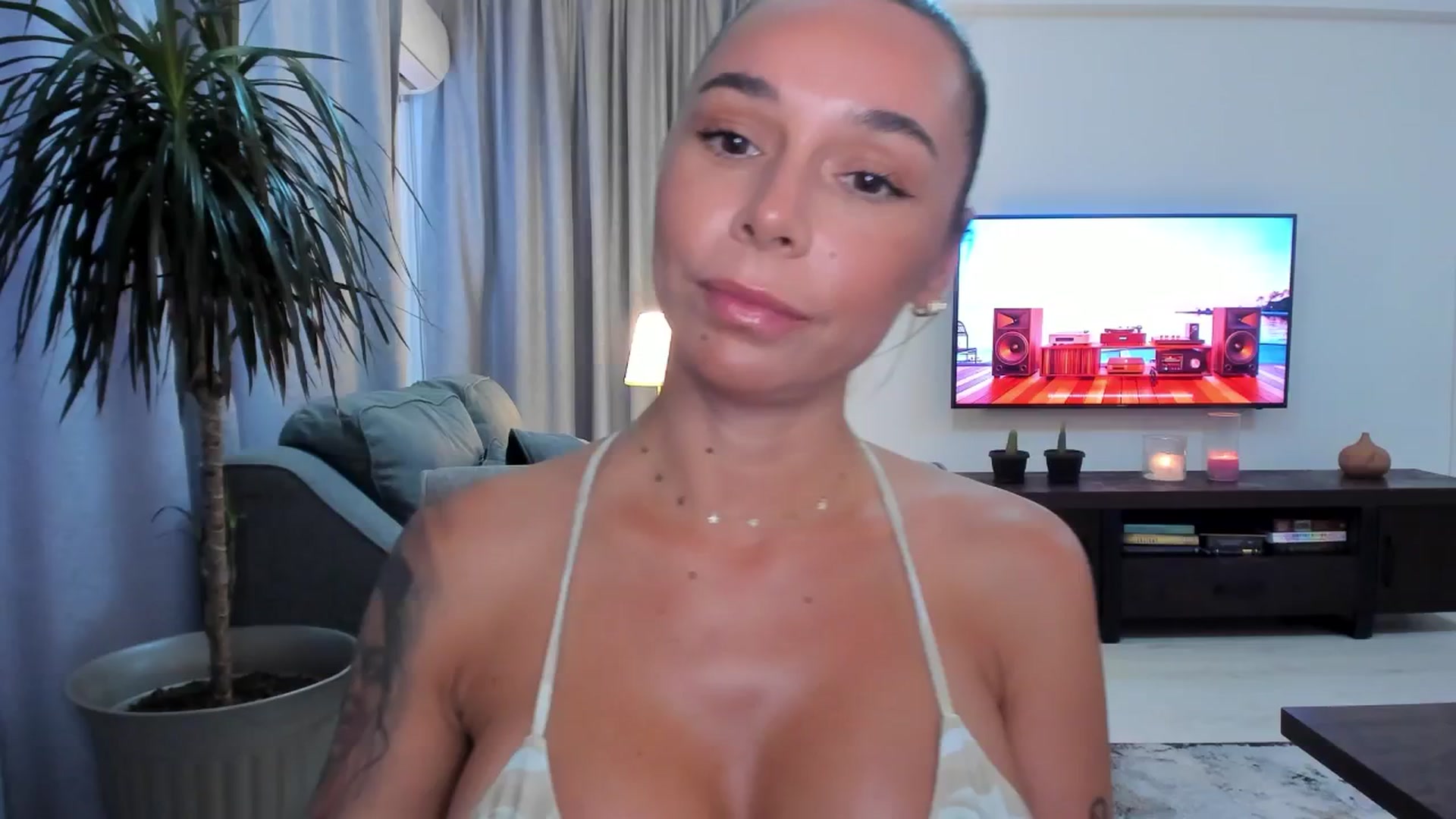 Gallery image thumbnail from beatricebae's myfreecams stream on, 07/24/2025, 14:34 image 16 of 20