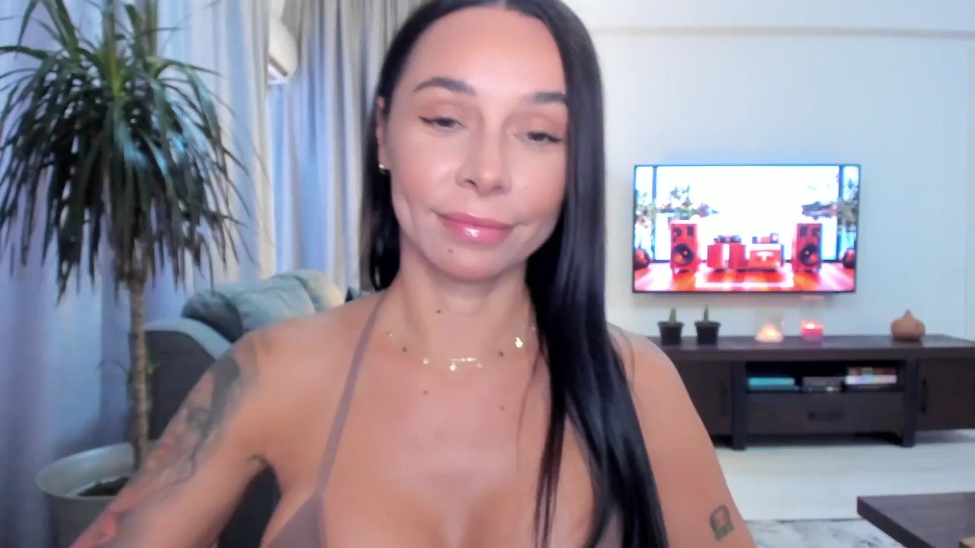 Gallery image thumbnail from beatricebae's myfreecams stream on, 07/25/2025, 14:43 image 6 of 20