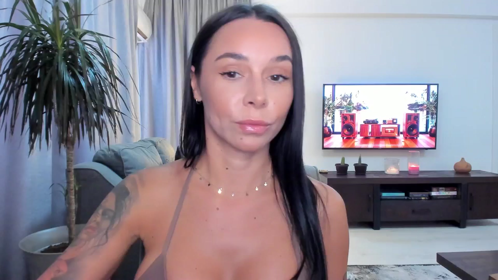 Gallery image thumbnail from beatricebae's myfreecams stream on, 07/25/2025, 14:43 image 11 of 20