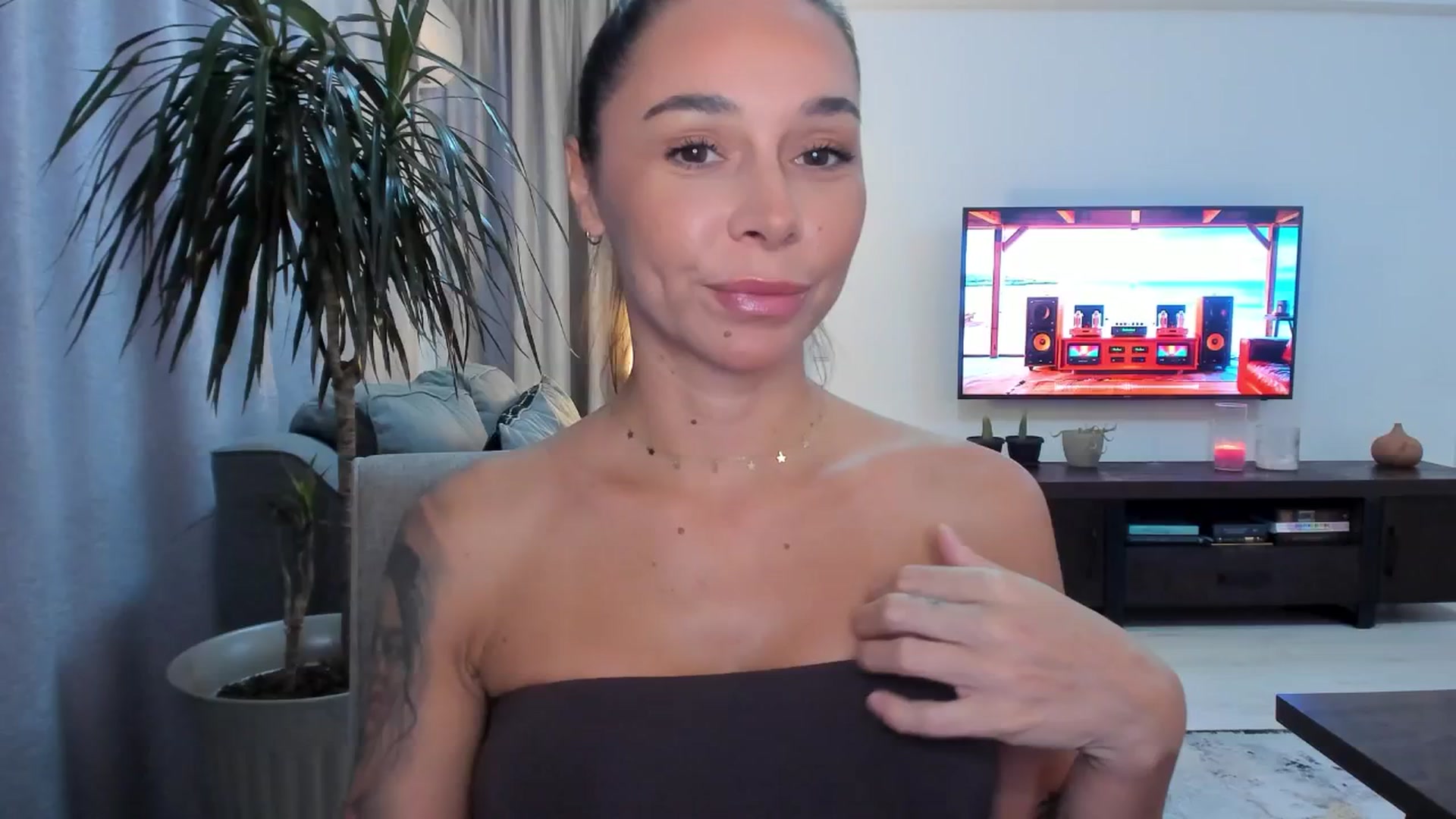 Gallery image thumbnail from beatricebae's myfreecams stream on, 07/31/2025, 14:13 image 11 of 20