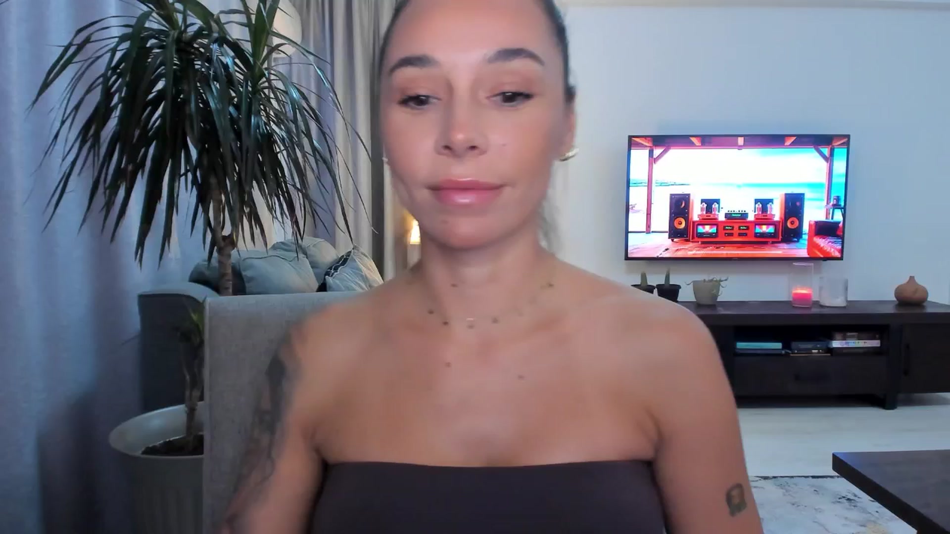 Gallery image thumbnail from beatricebae's myfreecams stream on, 07/31/2025, 14:13 image 9 of 20