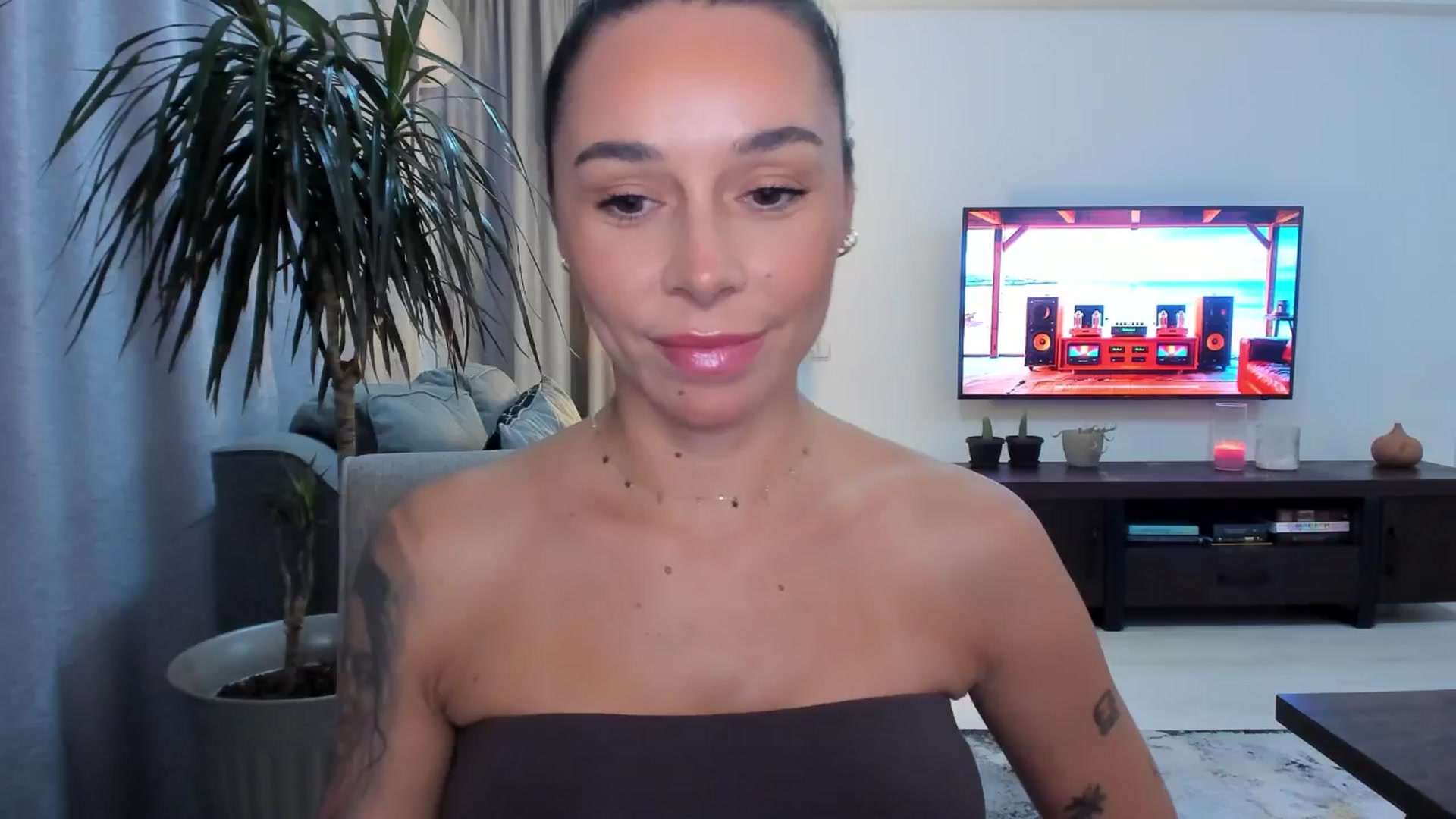 Gallery image thumbnail from beatricebae's myfreecams stream on, 07/31/2025, 14:13 image 17 of 20