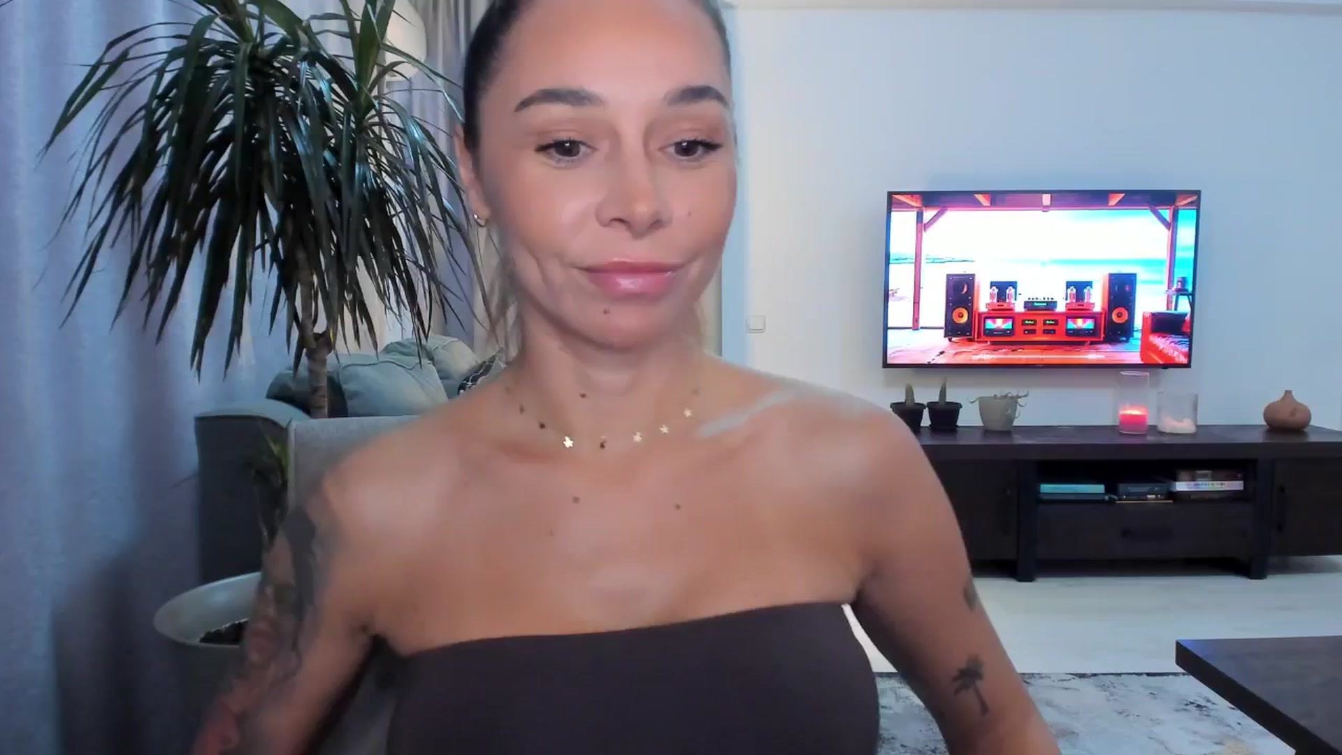 Gallery image thumbnail from beatricebae's myfreecams stream on, 07/31/2025, 14:13 image 8 of 20
