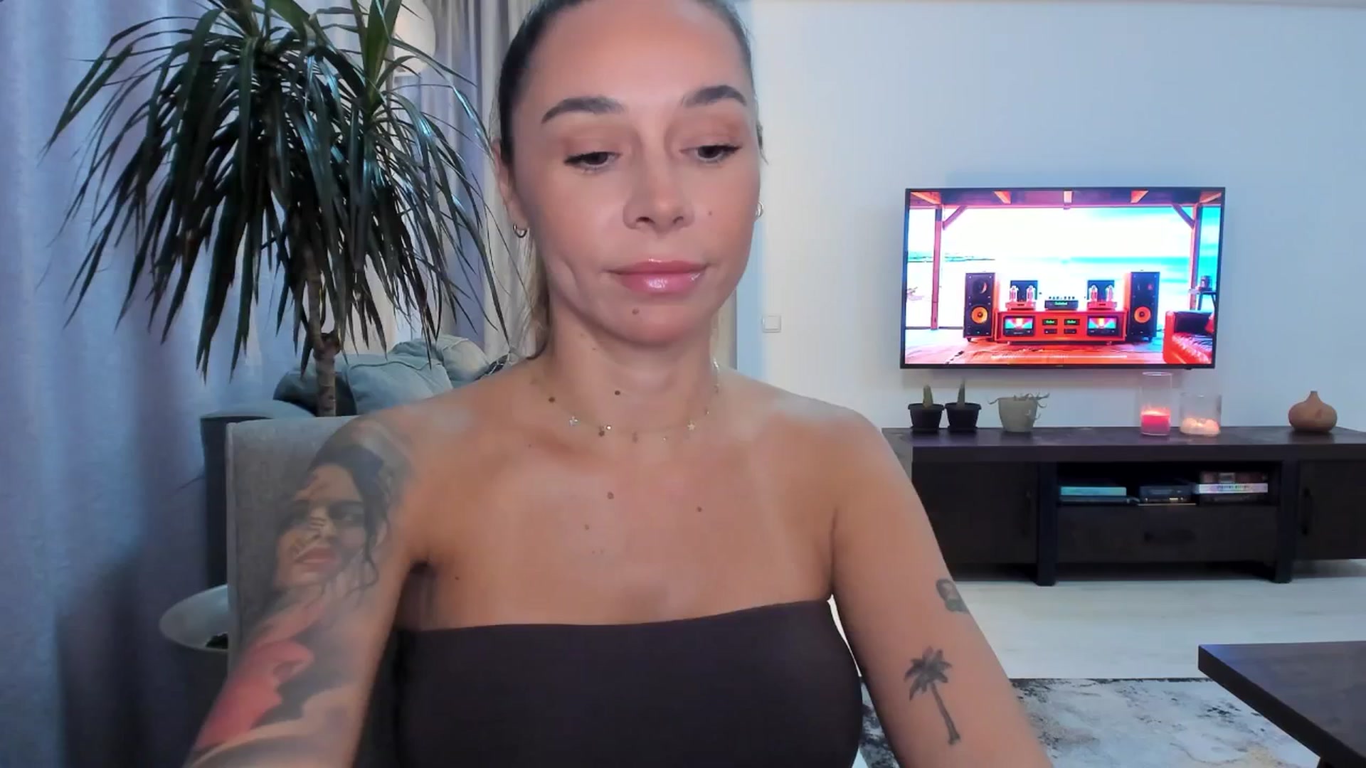 Gallery image thumbnail from beatricebae's myfreecams stream on, 07/31/2025, 14:13 image 7 of 20