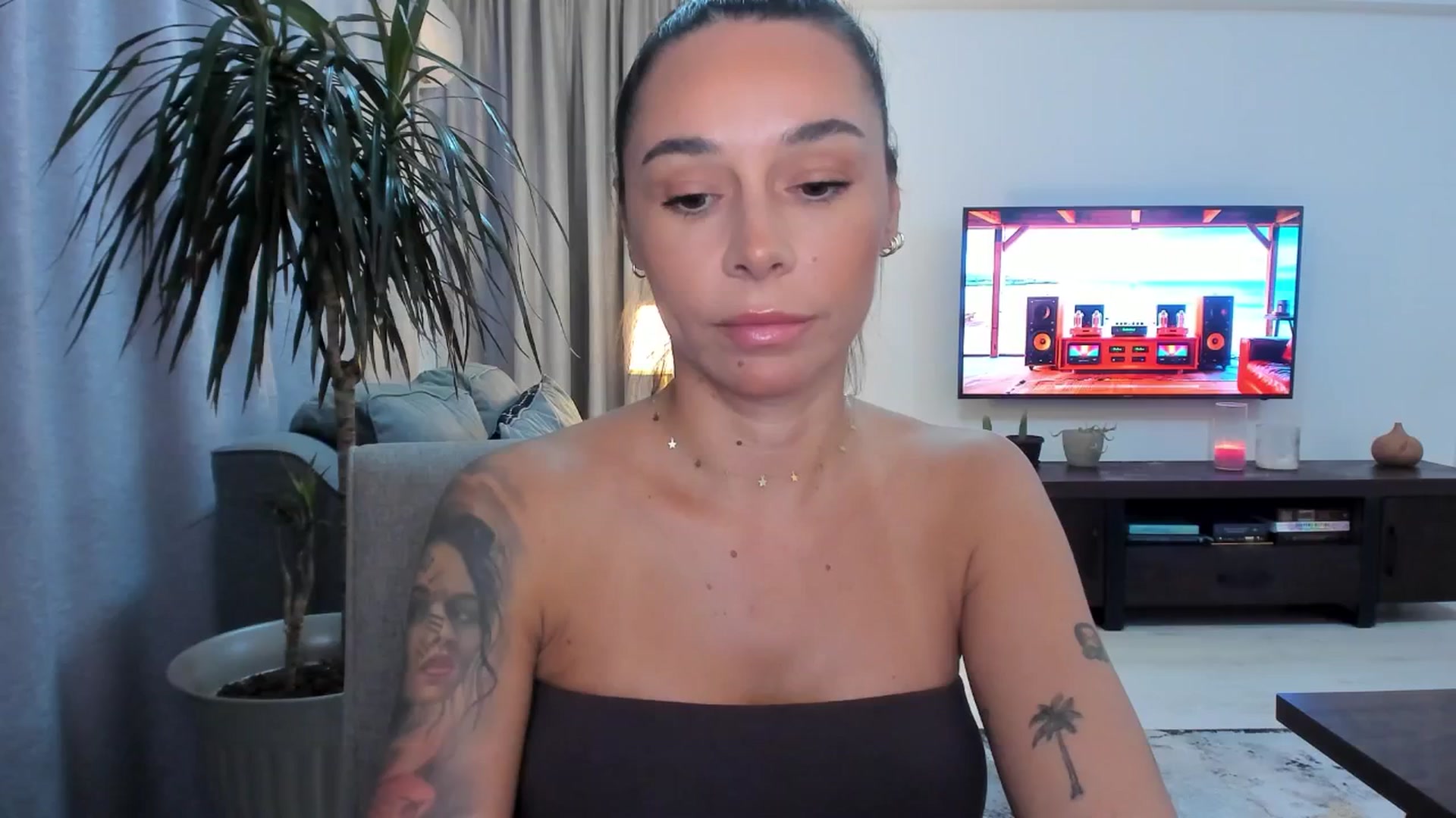 Gallery image thumbnail from beatricebae's myfreecams stream on, 07/31/2025, 14:13 image 12 of 20