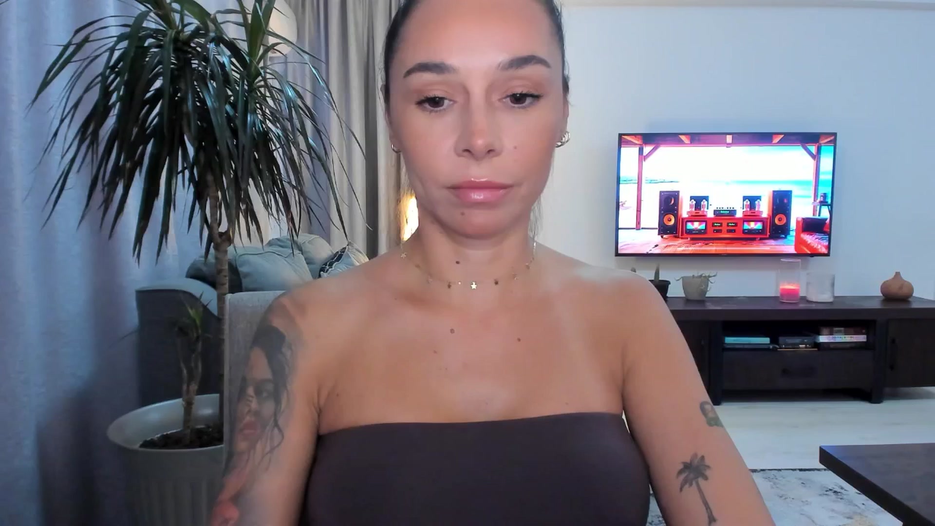 Gallery image thumbnail from beatricebae's myfreecams stream on, 07/31/2025, 14:13 image 10 of 20
