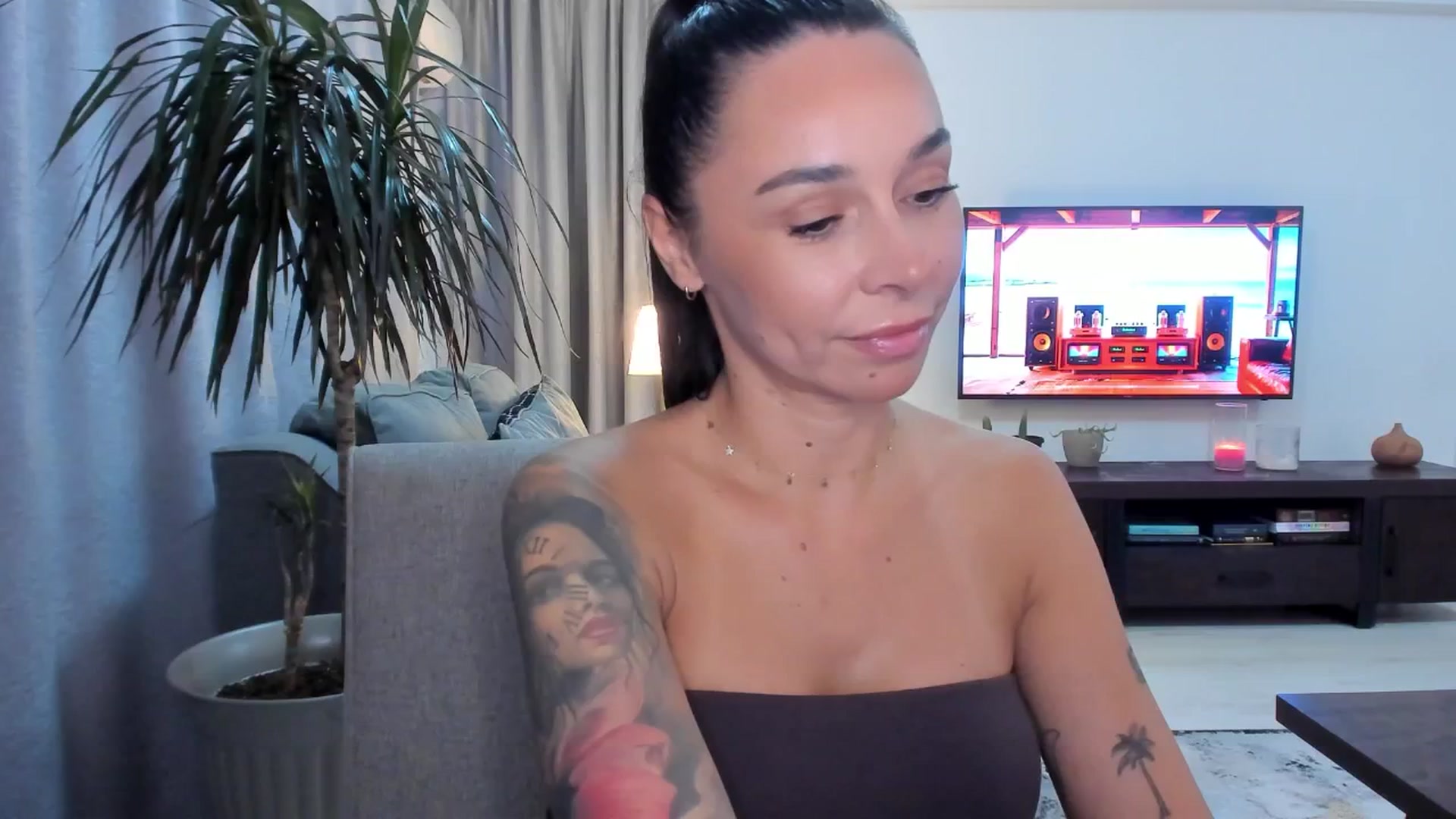 Gallery image thumbnail from beatricebae's myfreecams stream on, 07/31/2025, 14:13 image 13 of 20