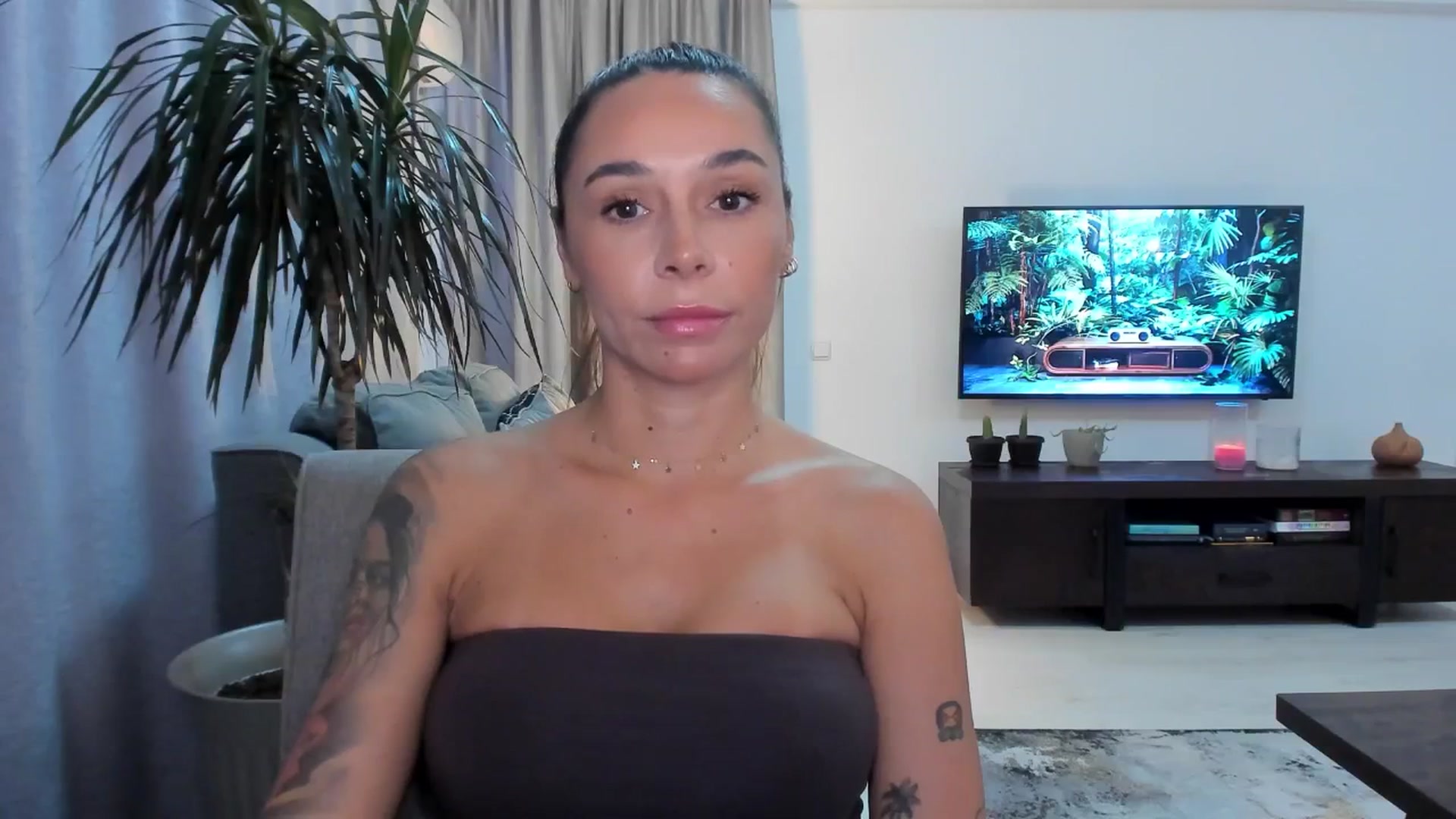 Gallery image thumbnail from beatricebae's myfreecams stream on, 07/31/2025, 14:55 image 20 of 20