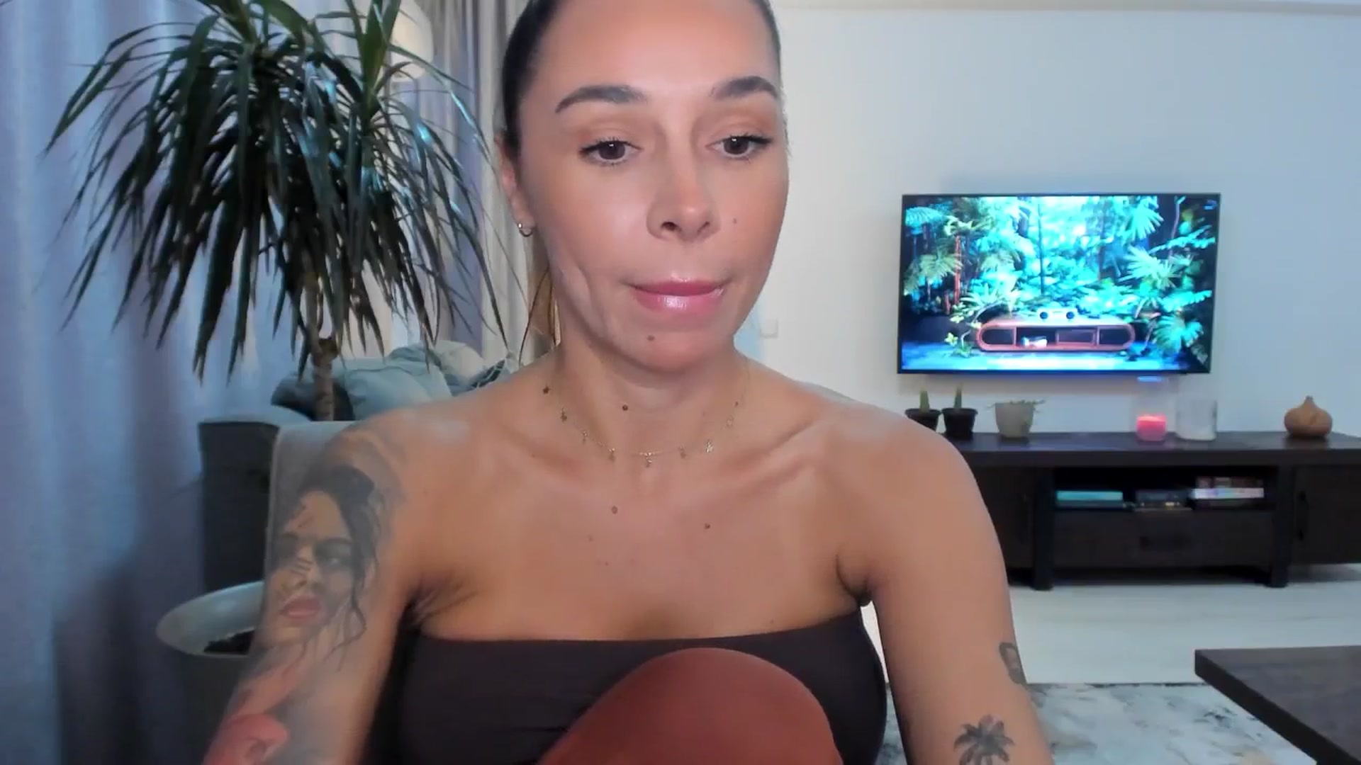 Gallery image thumbnail from beatricebae's myfreecams stream on, 07/31/2025, 14:55 image 16 of 20