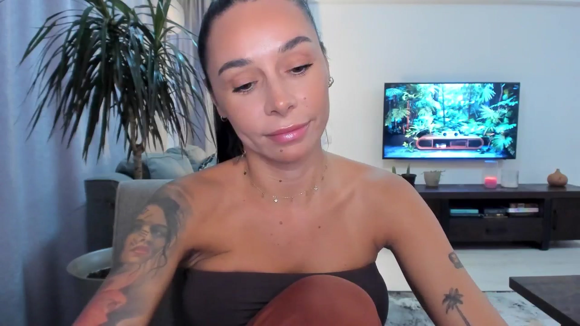 Gallery image thumbnail from beatricebae's myfreecams stream on, 07/31/2025, 14:55 image 15 of 20