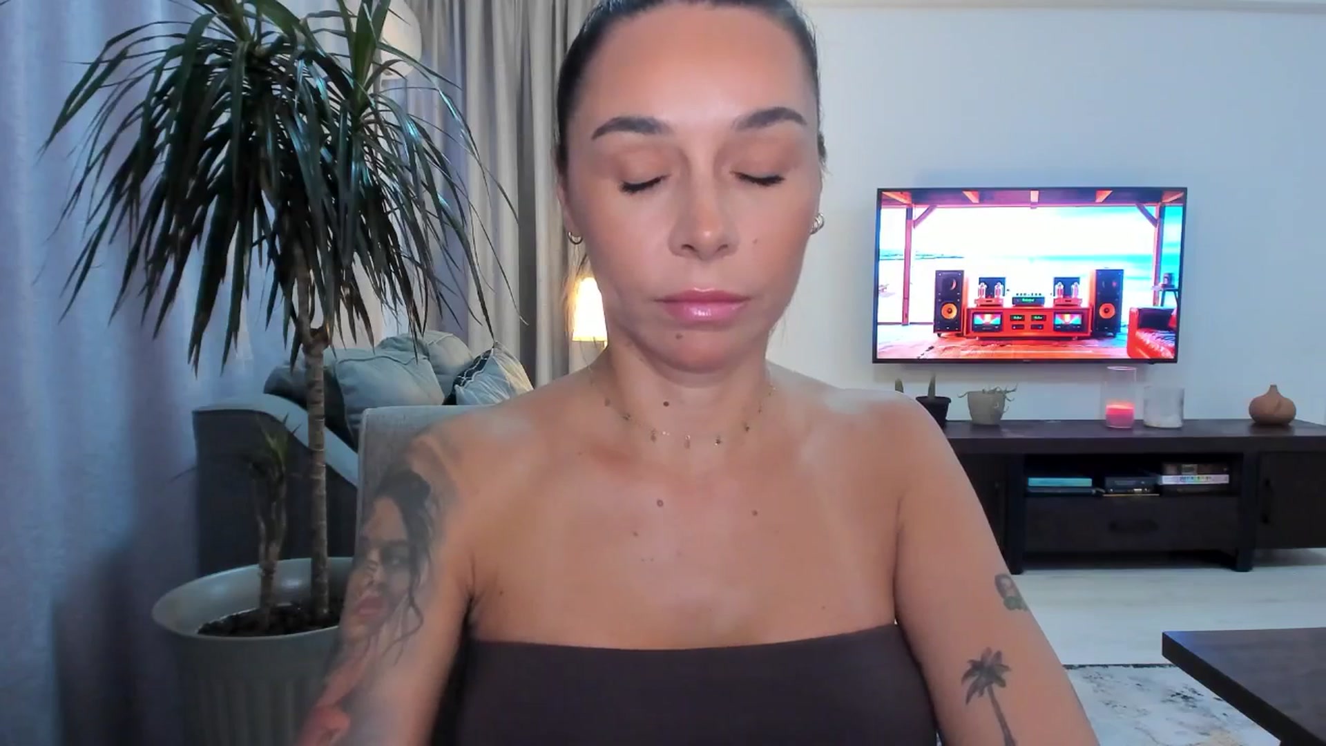 Gallery image thumbnail from beatricebae's myfreecams stream on, 07/31/2025, 14:55 image 7 of 20