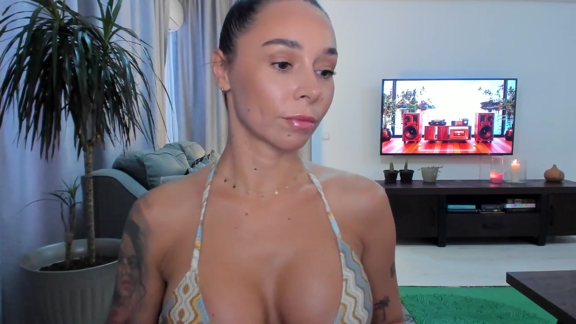 Gallery image thumbnail from beatricebae's myfreecams stream on, 08/01/2025, 14:18 image 13 of 20
