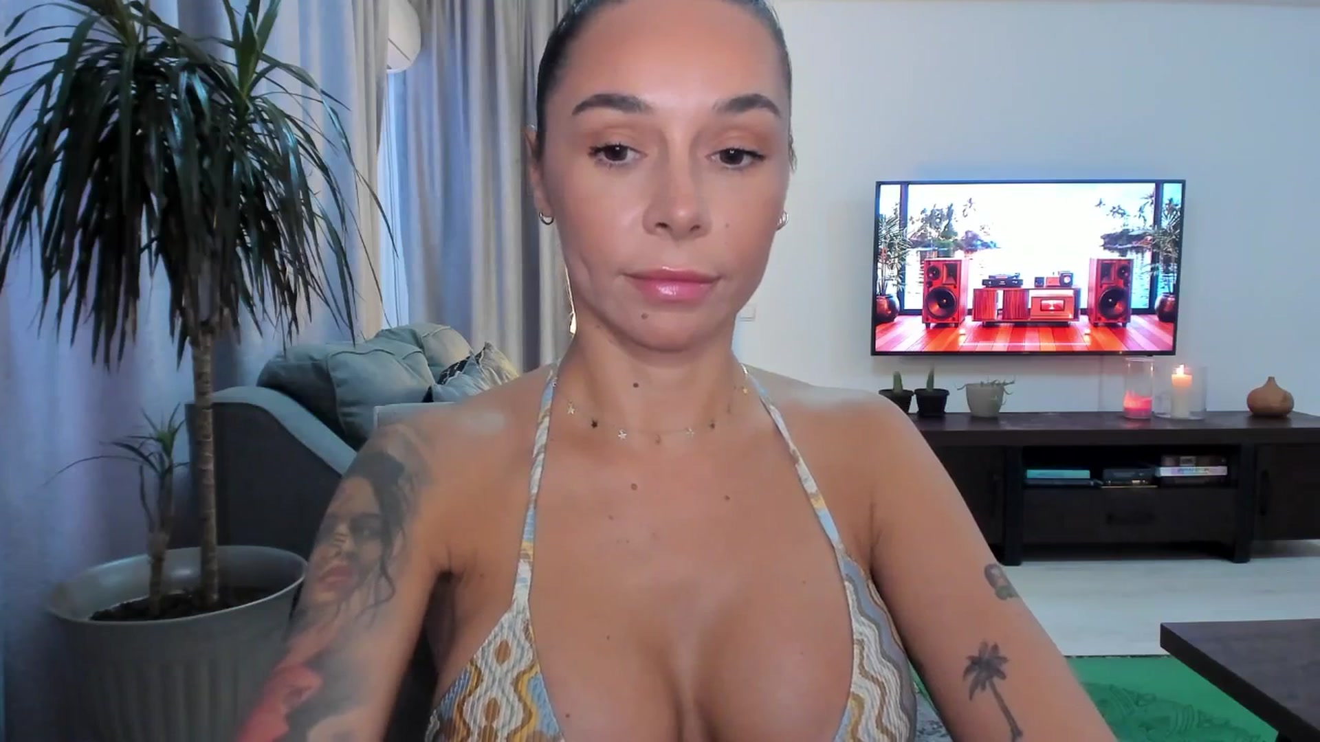Gallery image thumbnail from beatricebae's myfreecams stream on, 08/01/2025, 14:18 image 15 of 20