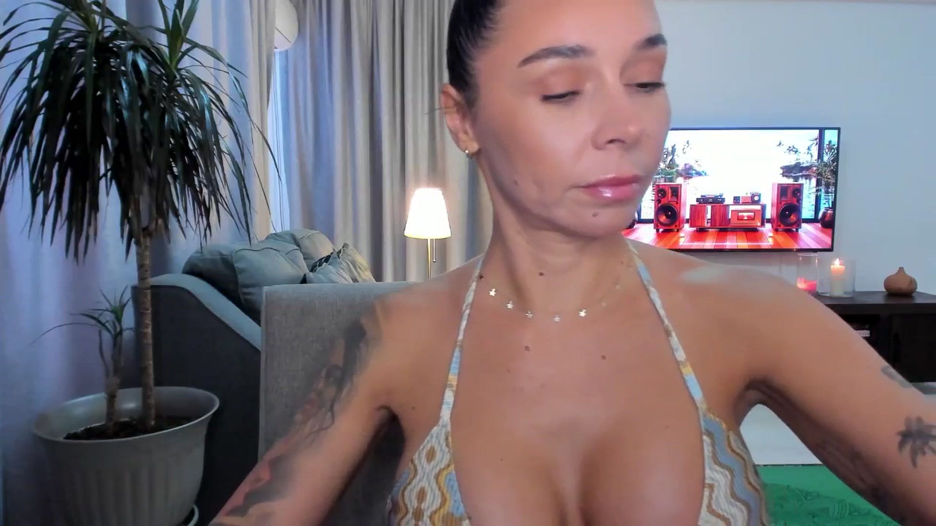 Gallery image thumbnail from beatricebae's myfreecams stream on, 08/01/2025, 14:18 image 8 of 20