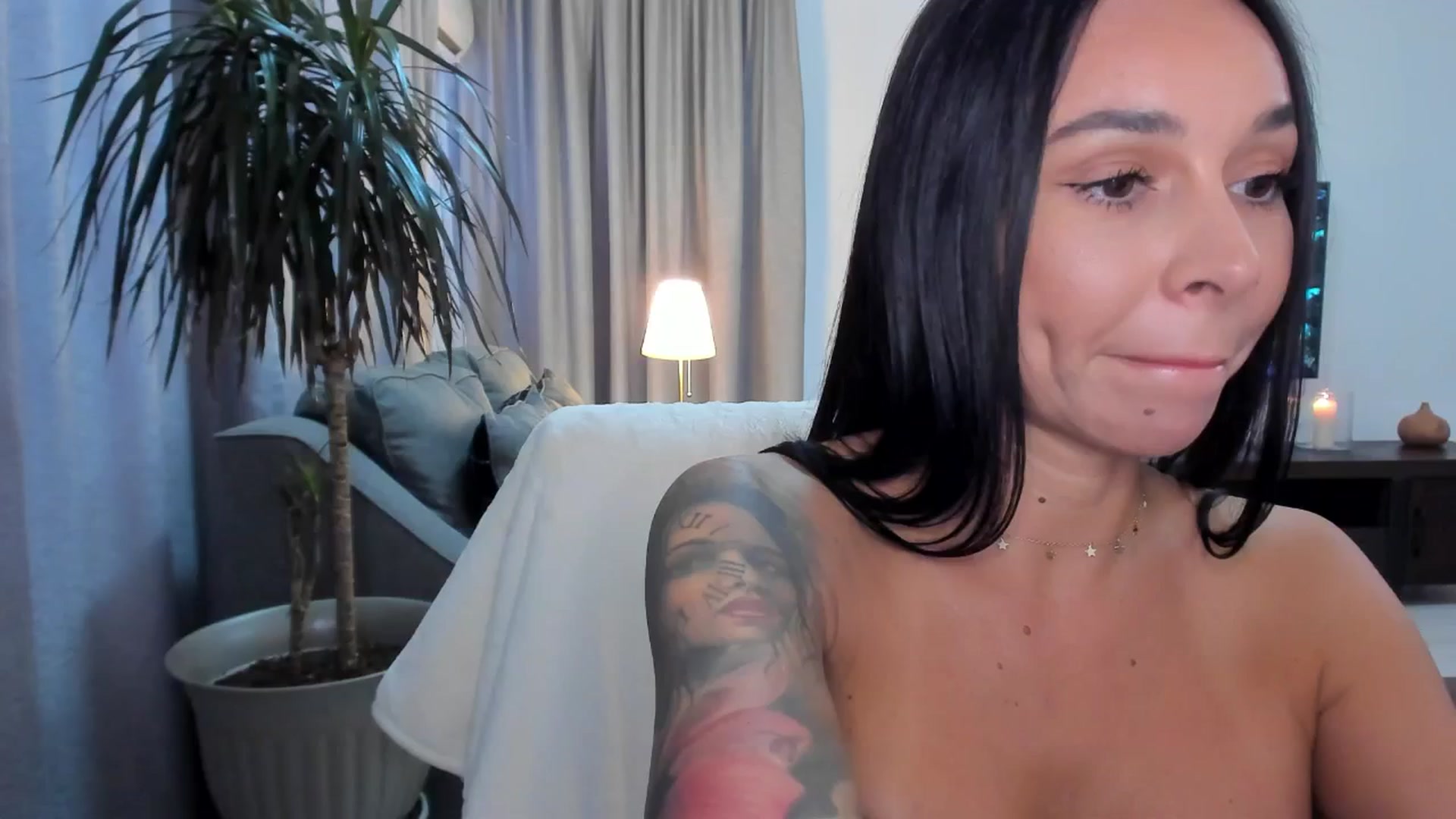 Gallery image thumbnail from beatricebae's myfreecams stream on, 08/02/2025, 16:02 image 17 of 20