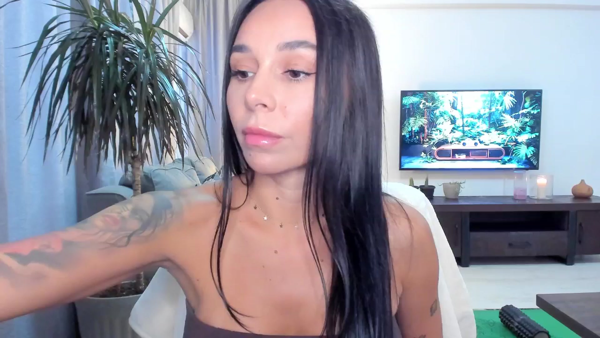 Gallery image thumbnail from beatricebae's myfreecams stream on, 08/02/2025, 16:02 image 13 of 20