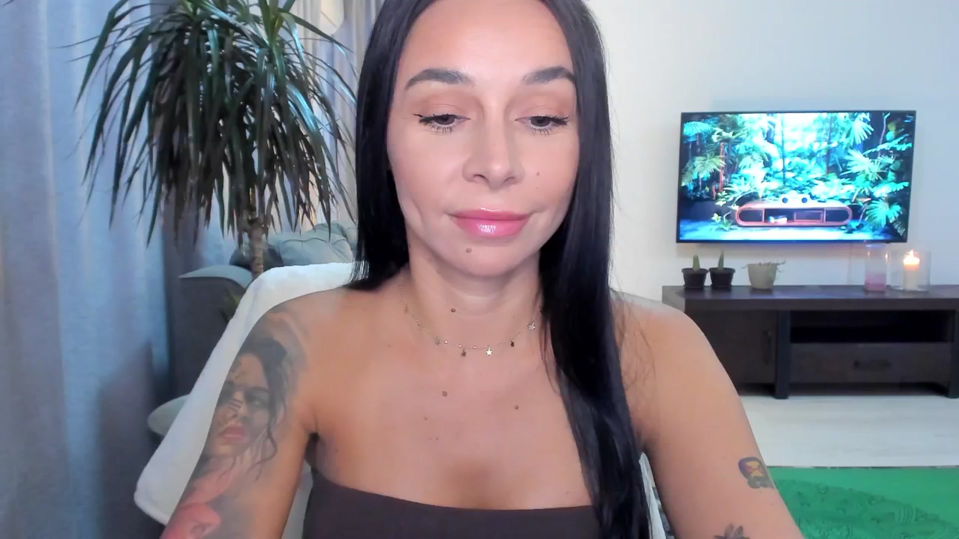 Gallery image thumbnail from beatricebae's myfreecams stream on, 08/02/2025, 18:18 image 3 of 20