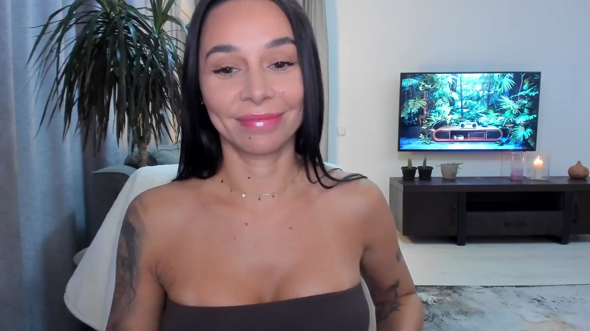 Gallery image thumbnail from beatricebae's myfreecams stream on, 08/02/2025, 18:18 image 20 of 20
