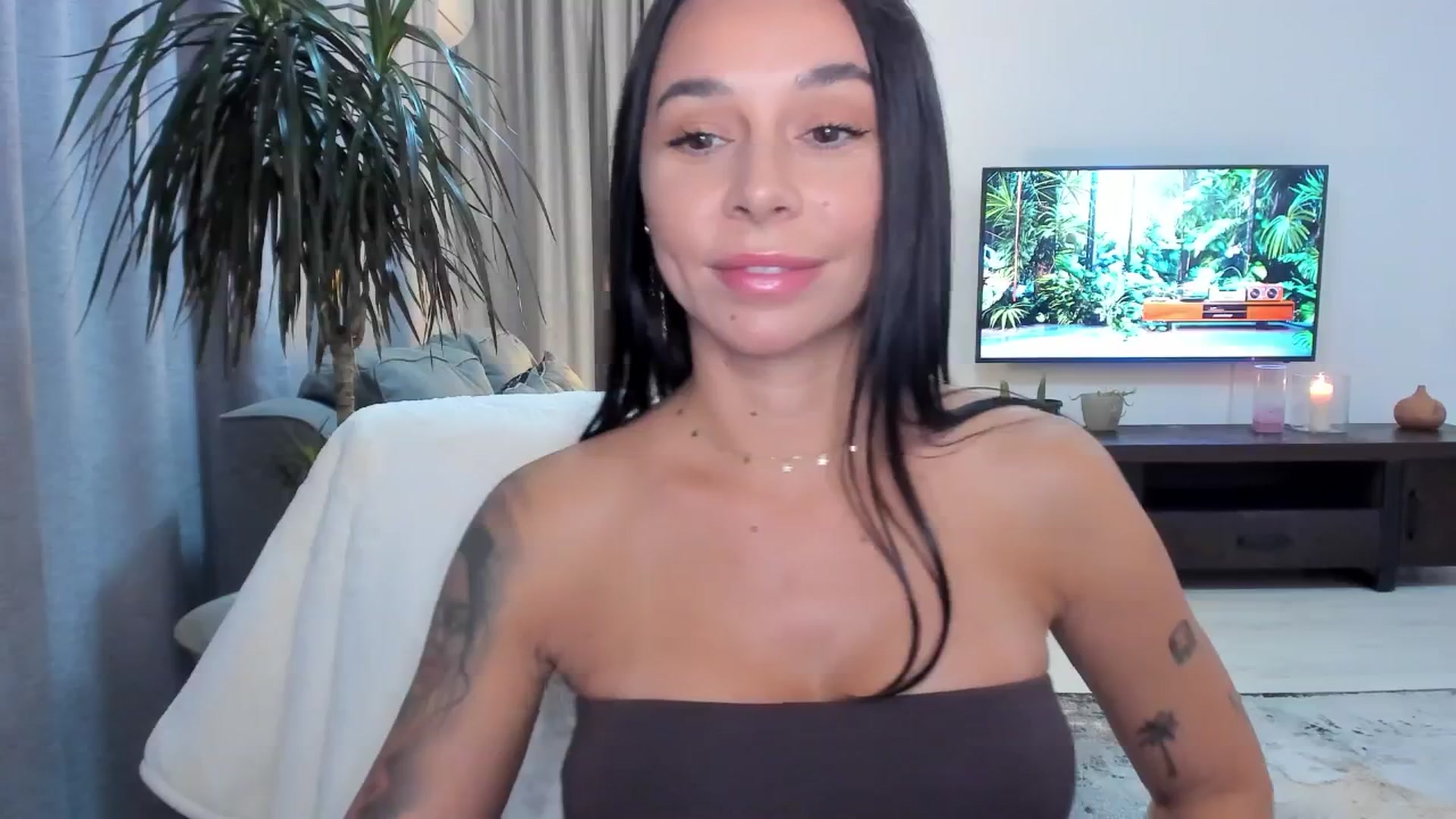 Gallery image thumbnail from beatricebae's myfreecams stream on, 08/02/2025, 18:18 image 15 of 20